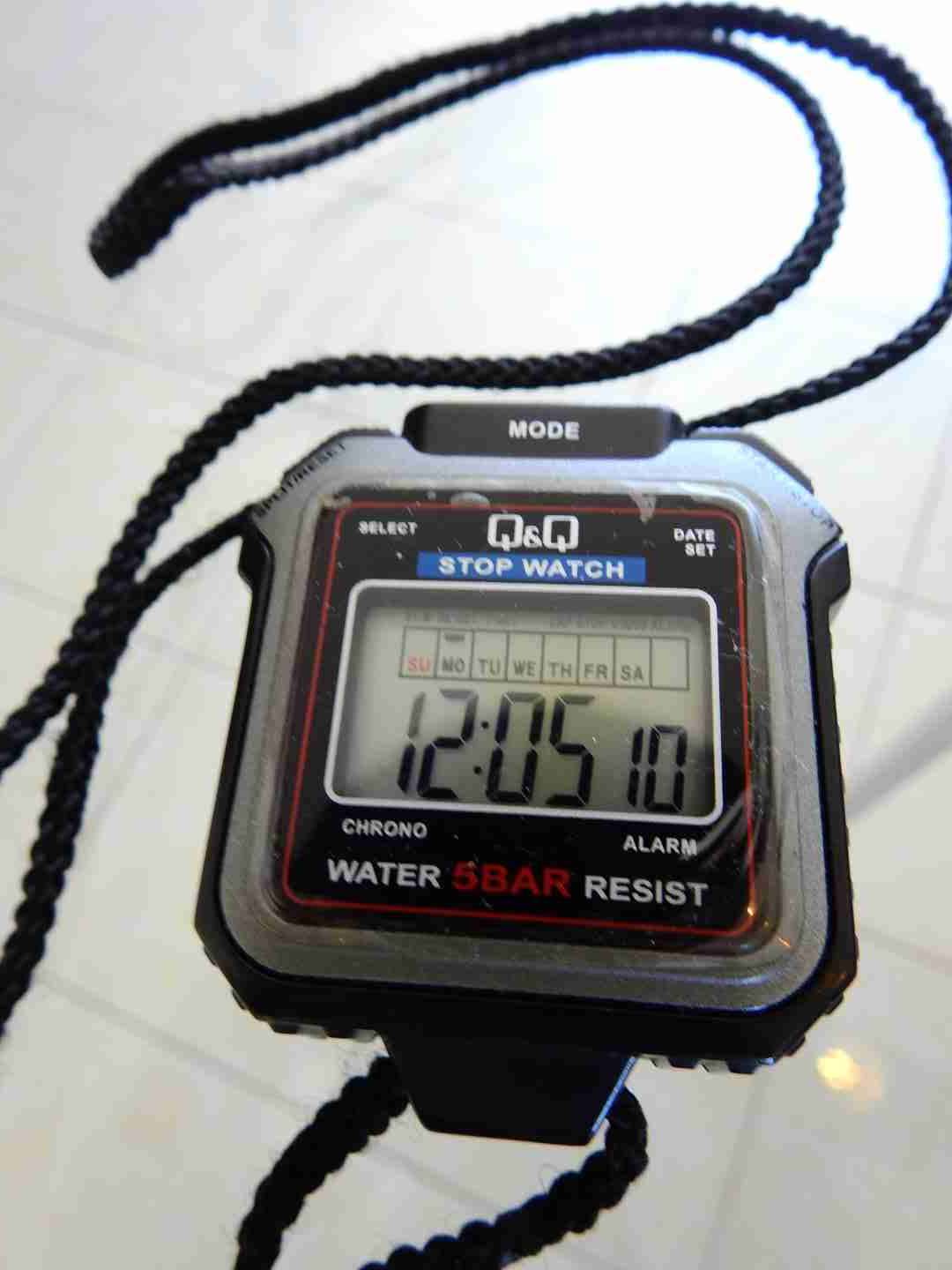 Reloj deportivo Vintage Q&Q resistente al agua - miniatura 5
