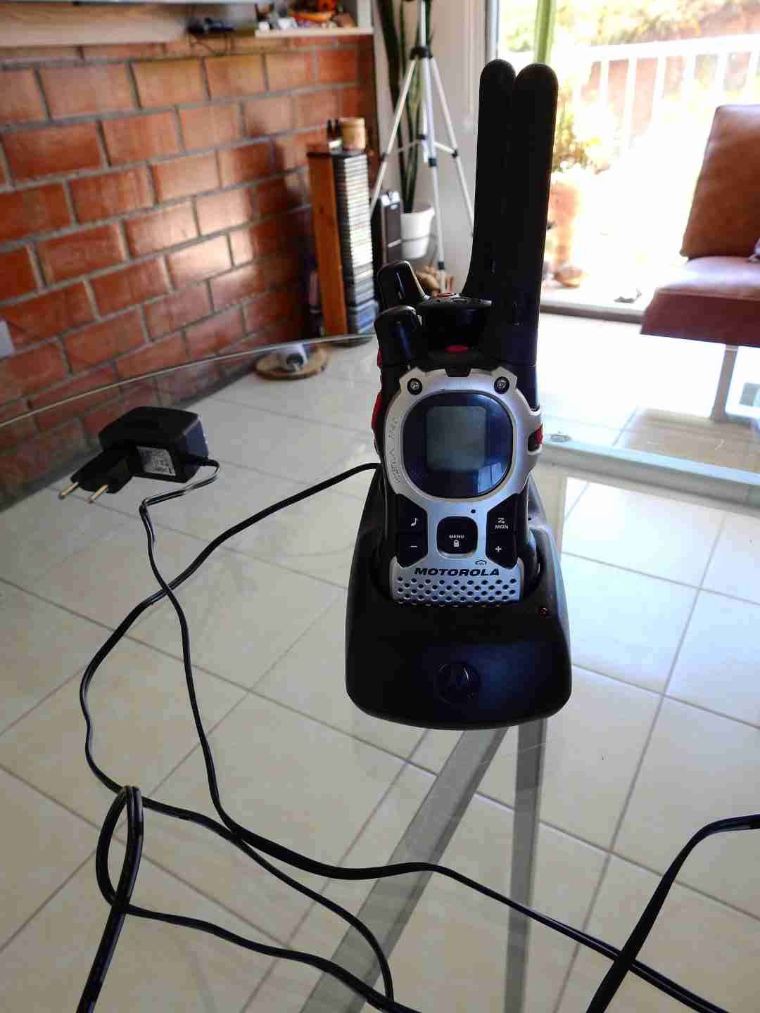 Radios Motorola T8220 Walkie Talkie - miniatura 5