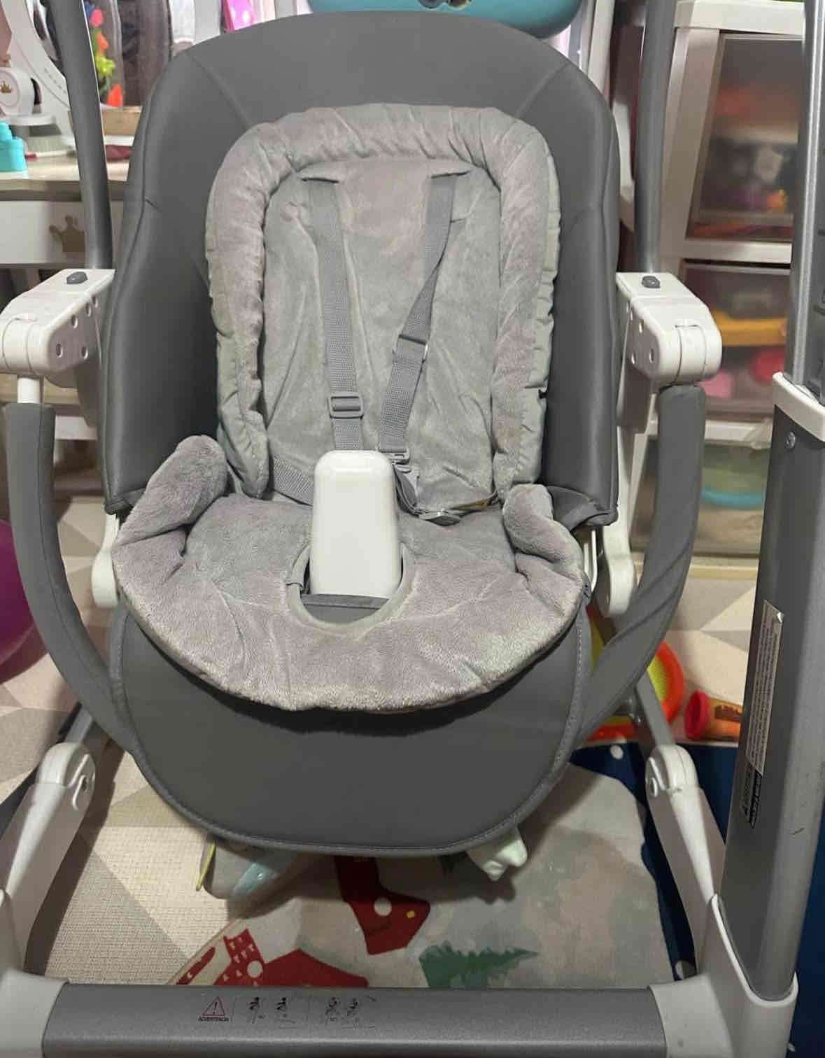 Silla de comer y  columpio para bebé gris