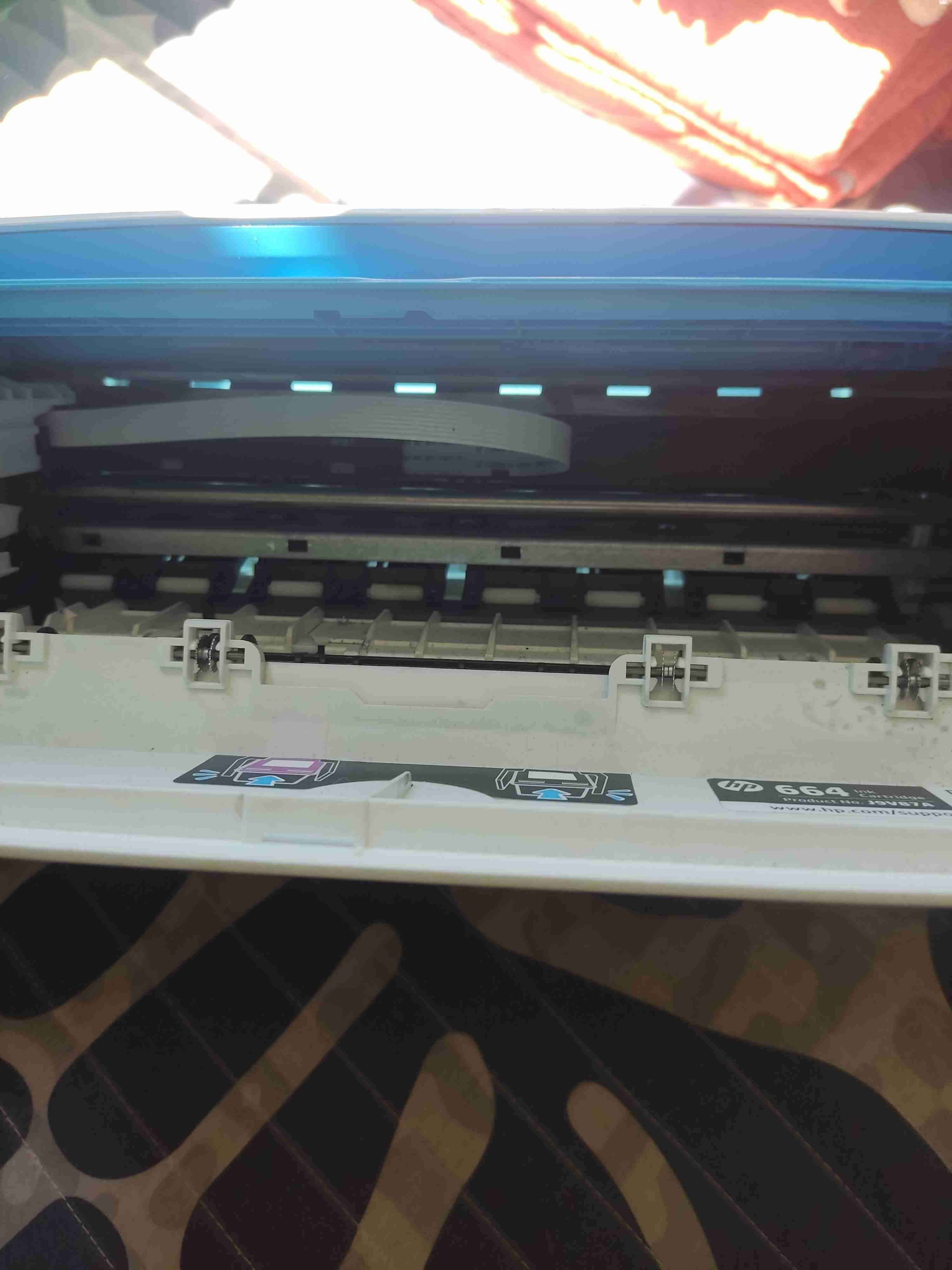 Impresora HP Deskjet Advantage 3775 - miniatura 4