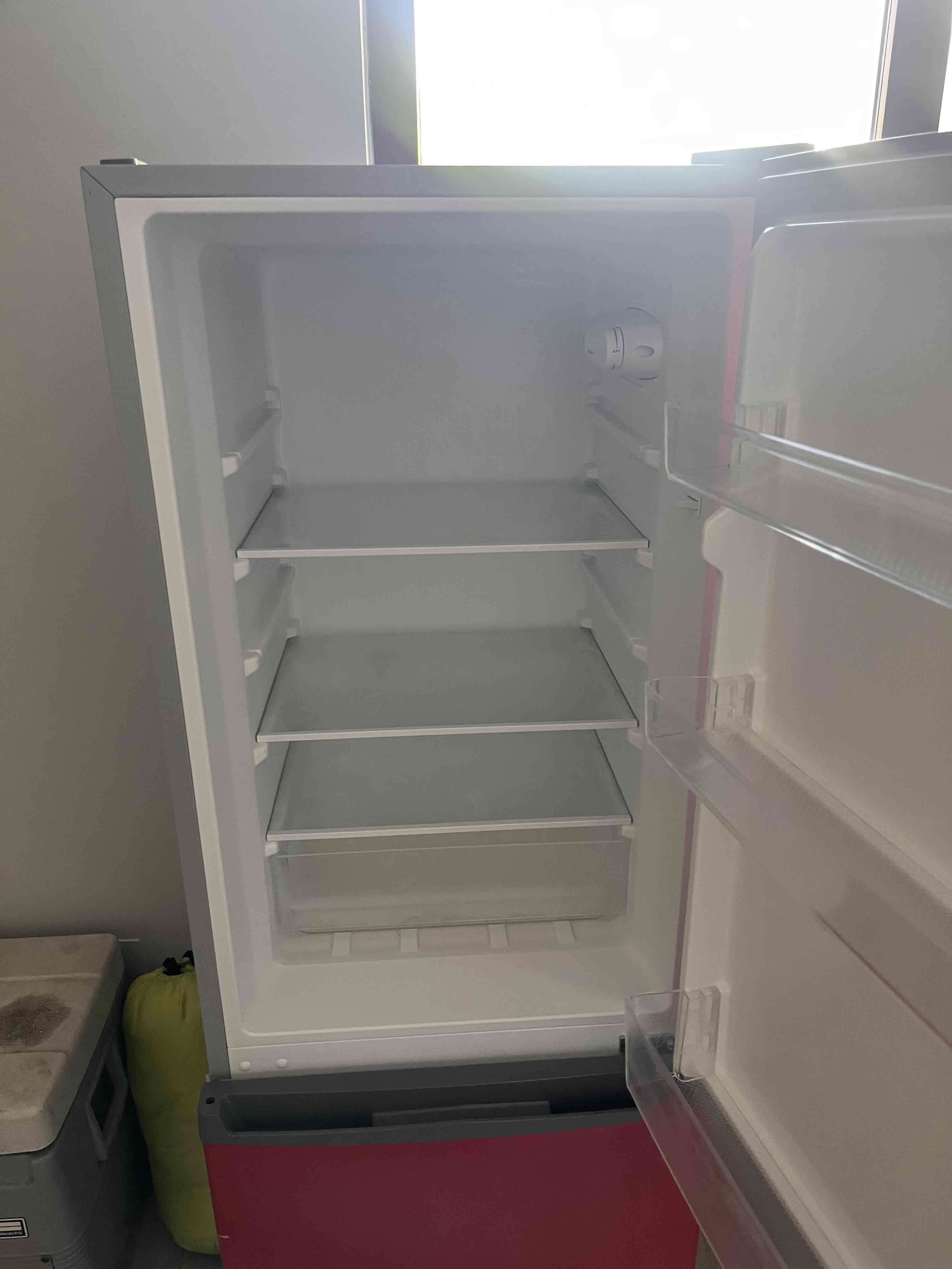 Refrigerador Midea Bottom Freezer rojo - miniatura 2