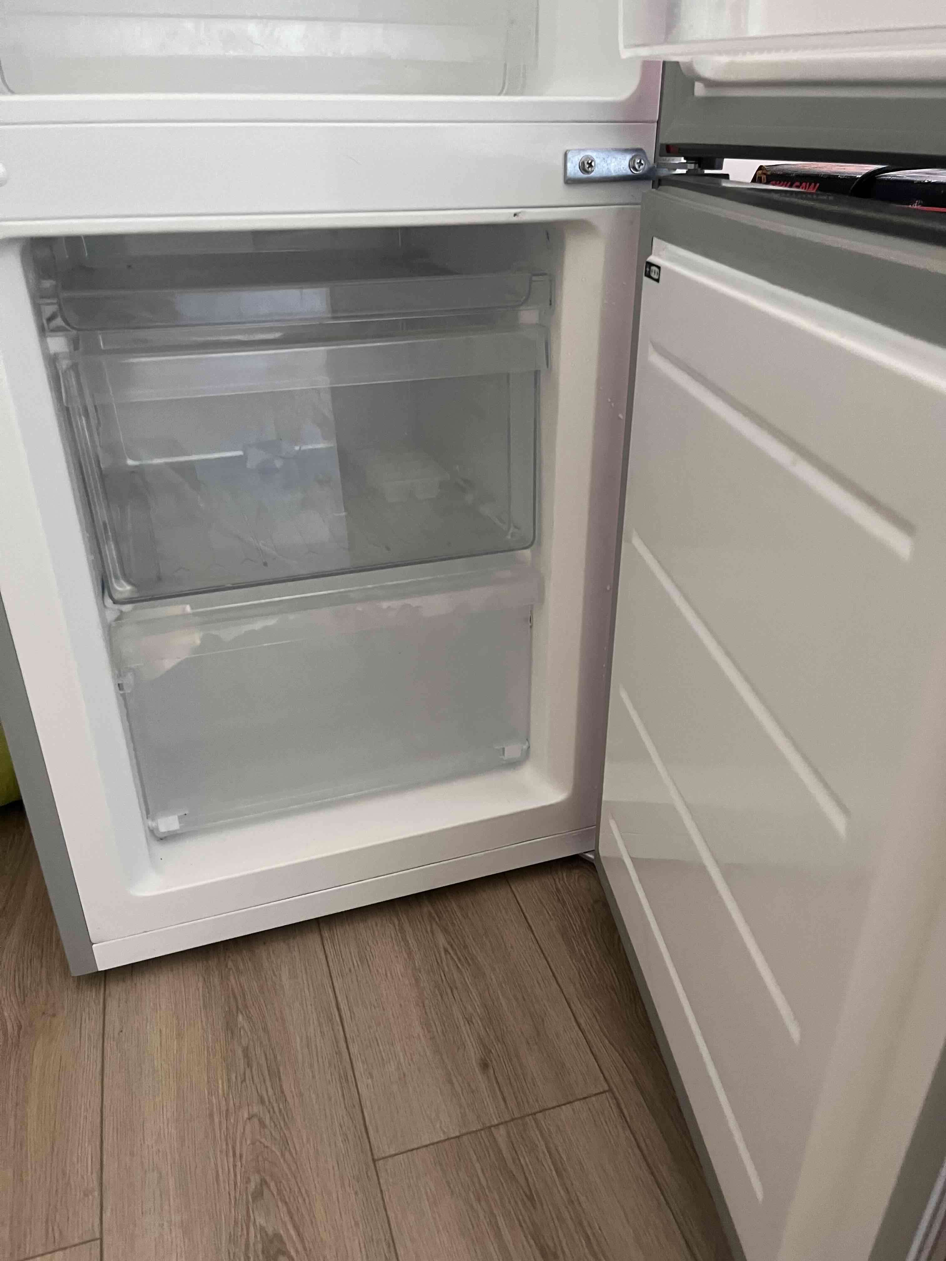 Refrigerador Midea Bottom Freezer rojo - miniatura 3