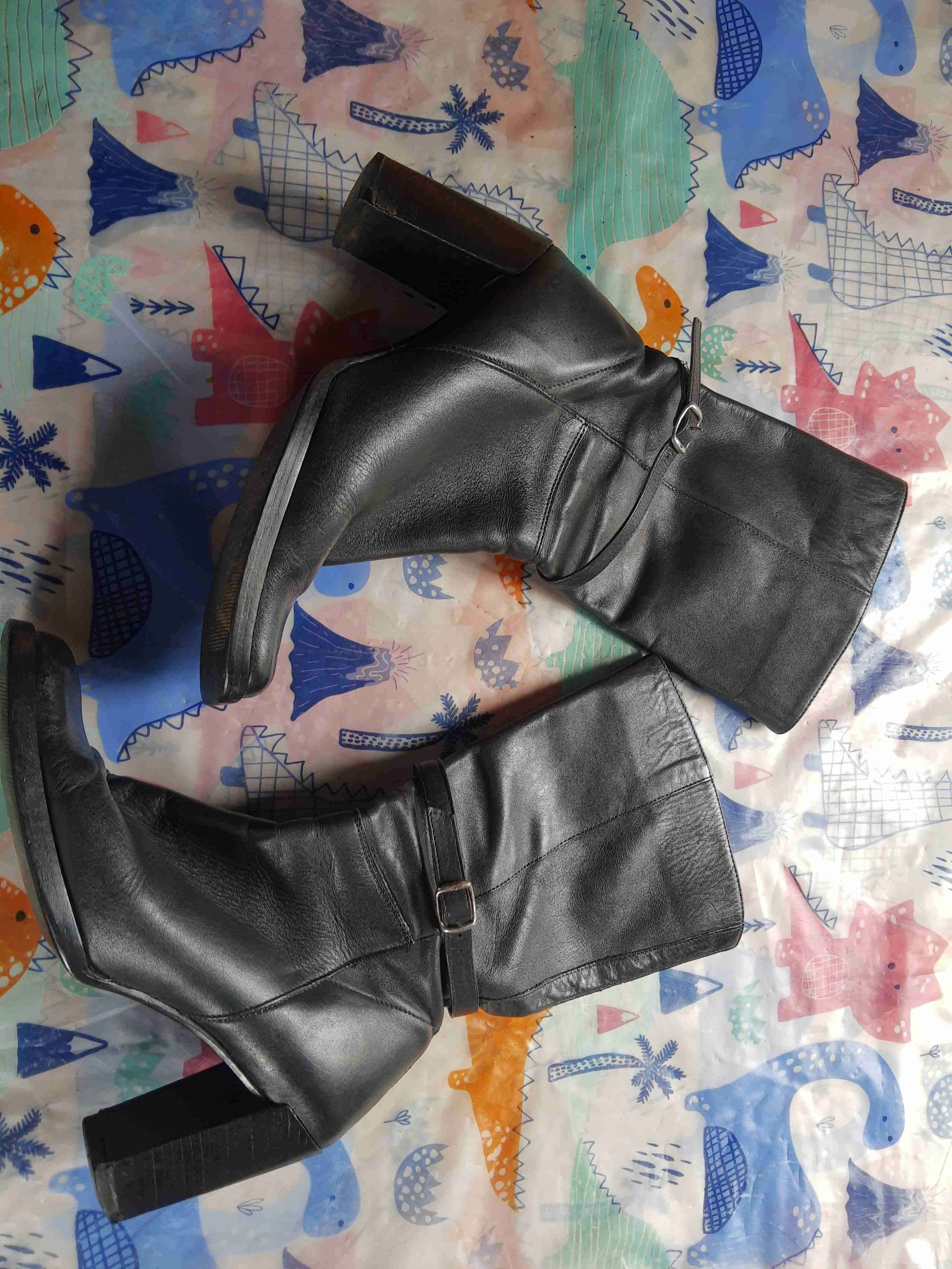 Botas pollini de cuero negros neo 38