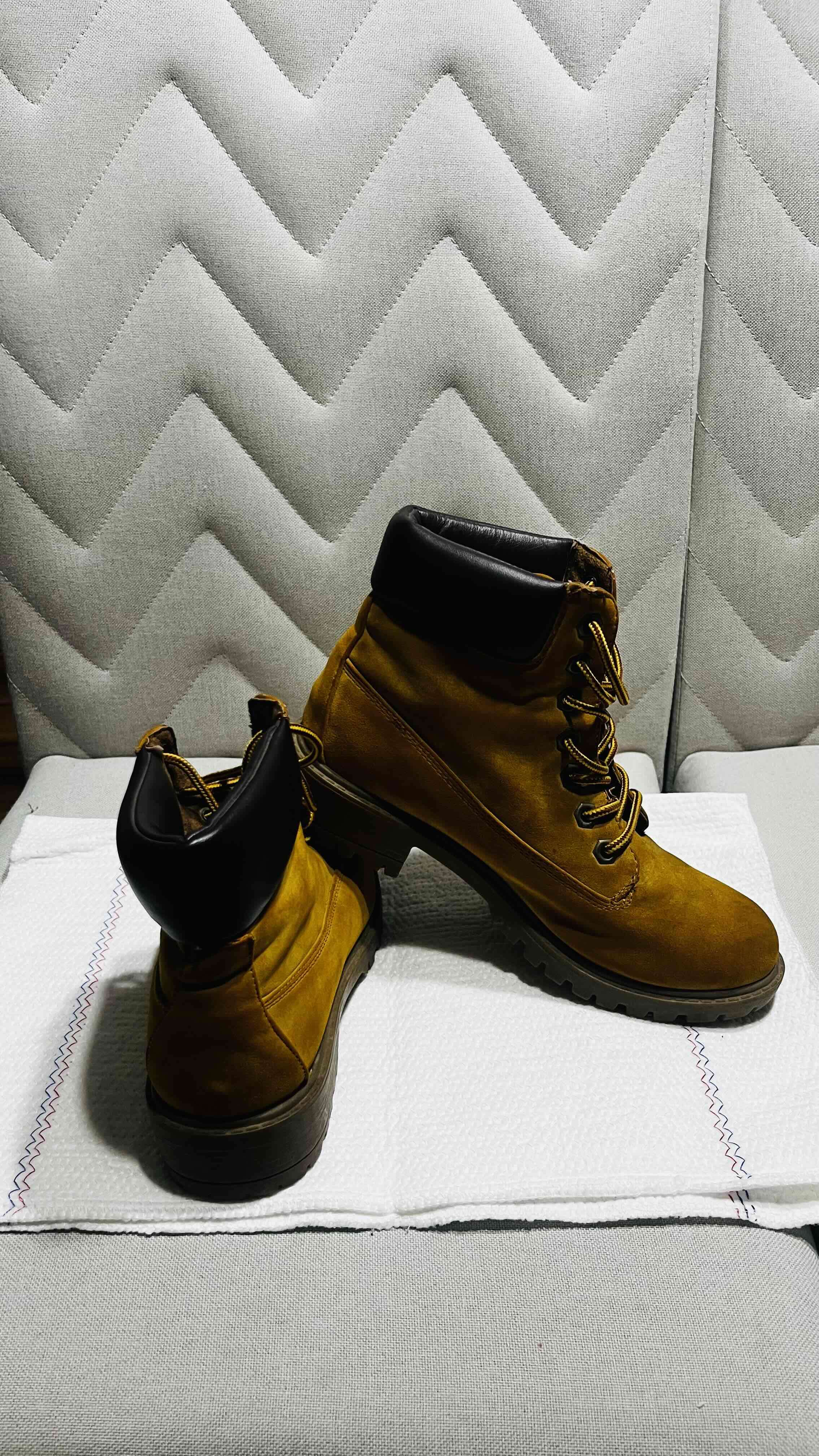 Botas Caterpillar y fes - miniatura 4