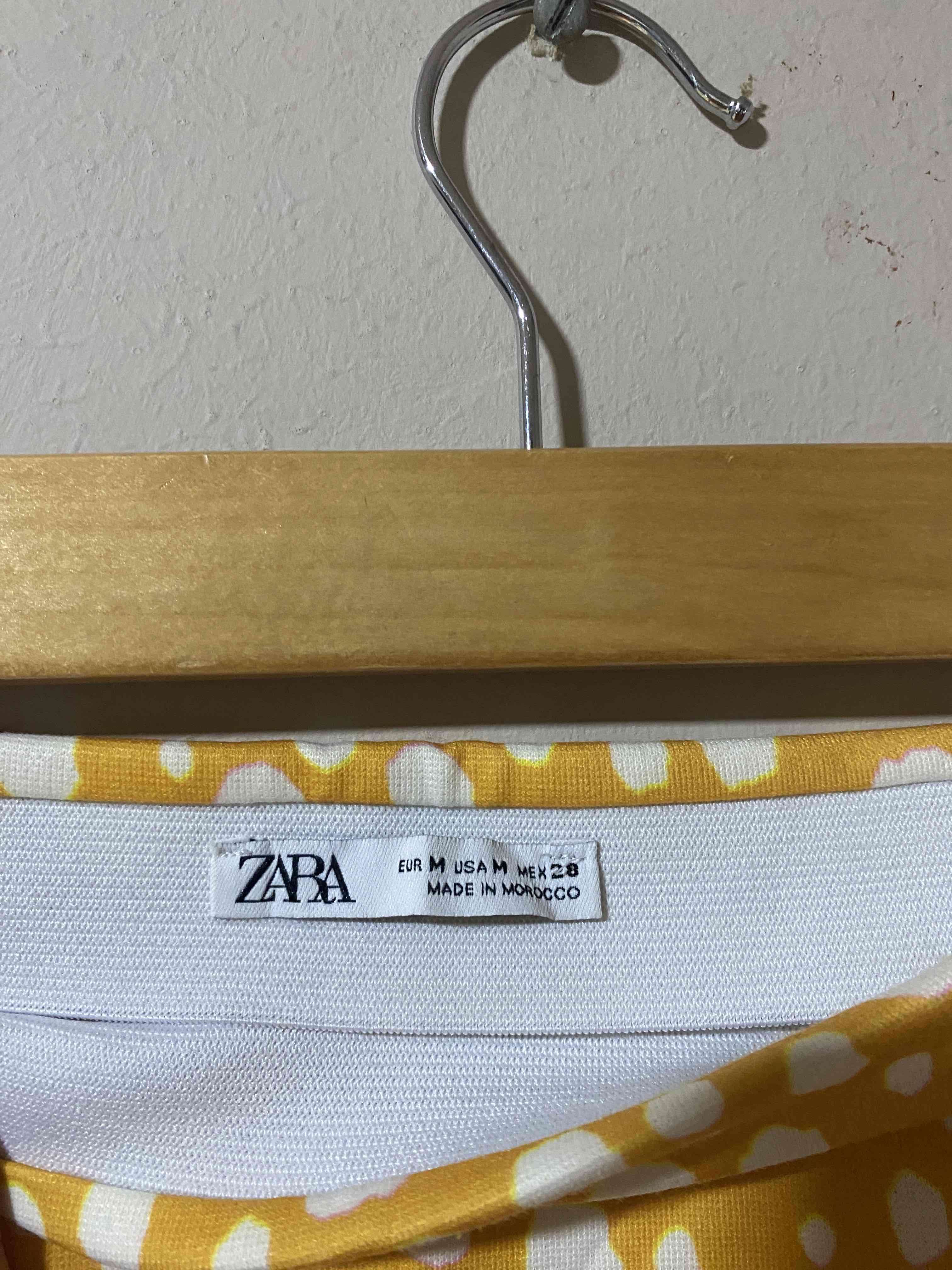 Falda amarilla ZARA con puntos - miniatura 2