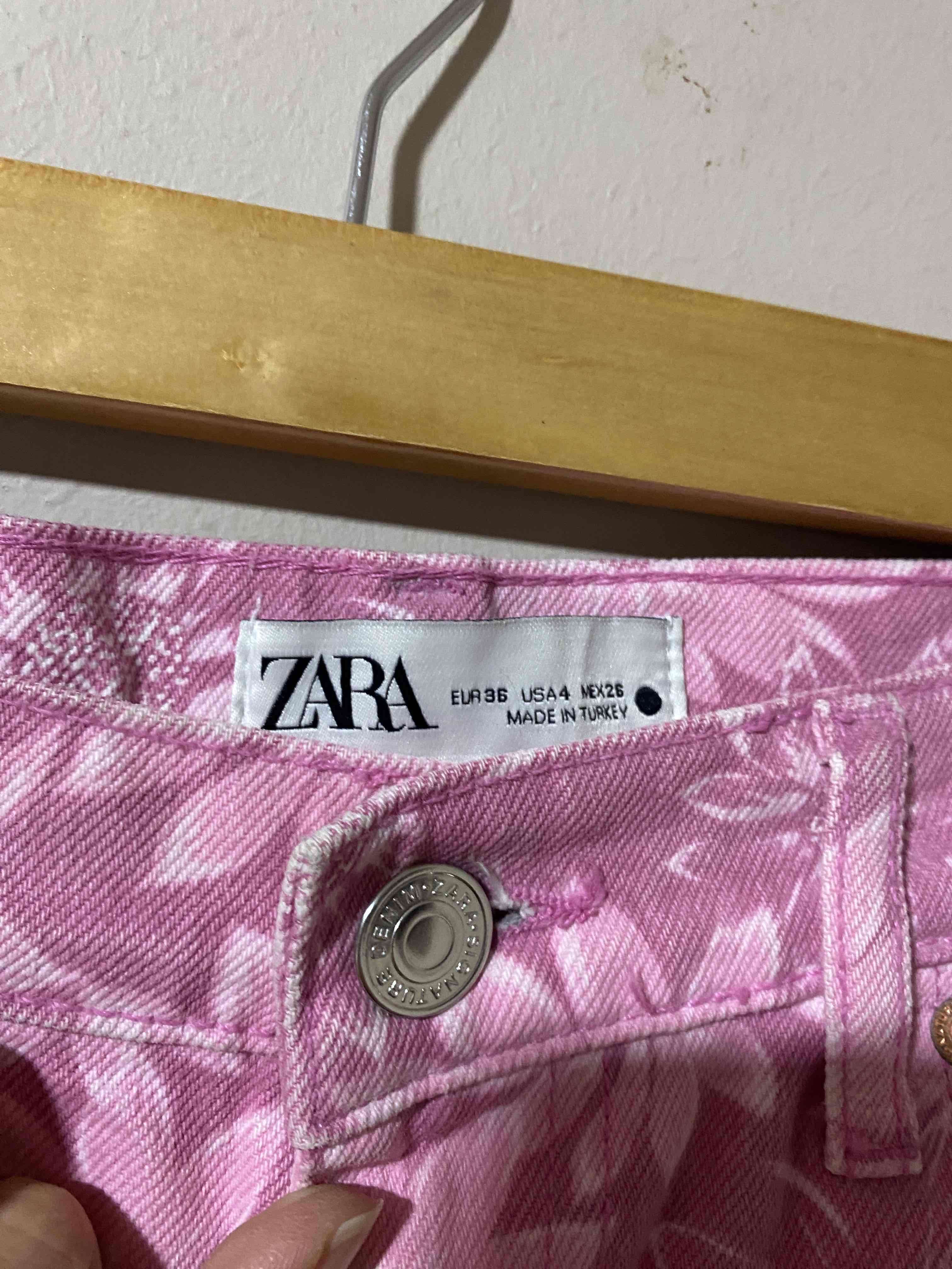 Jeans rosados con flores - miniatura 2