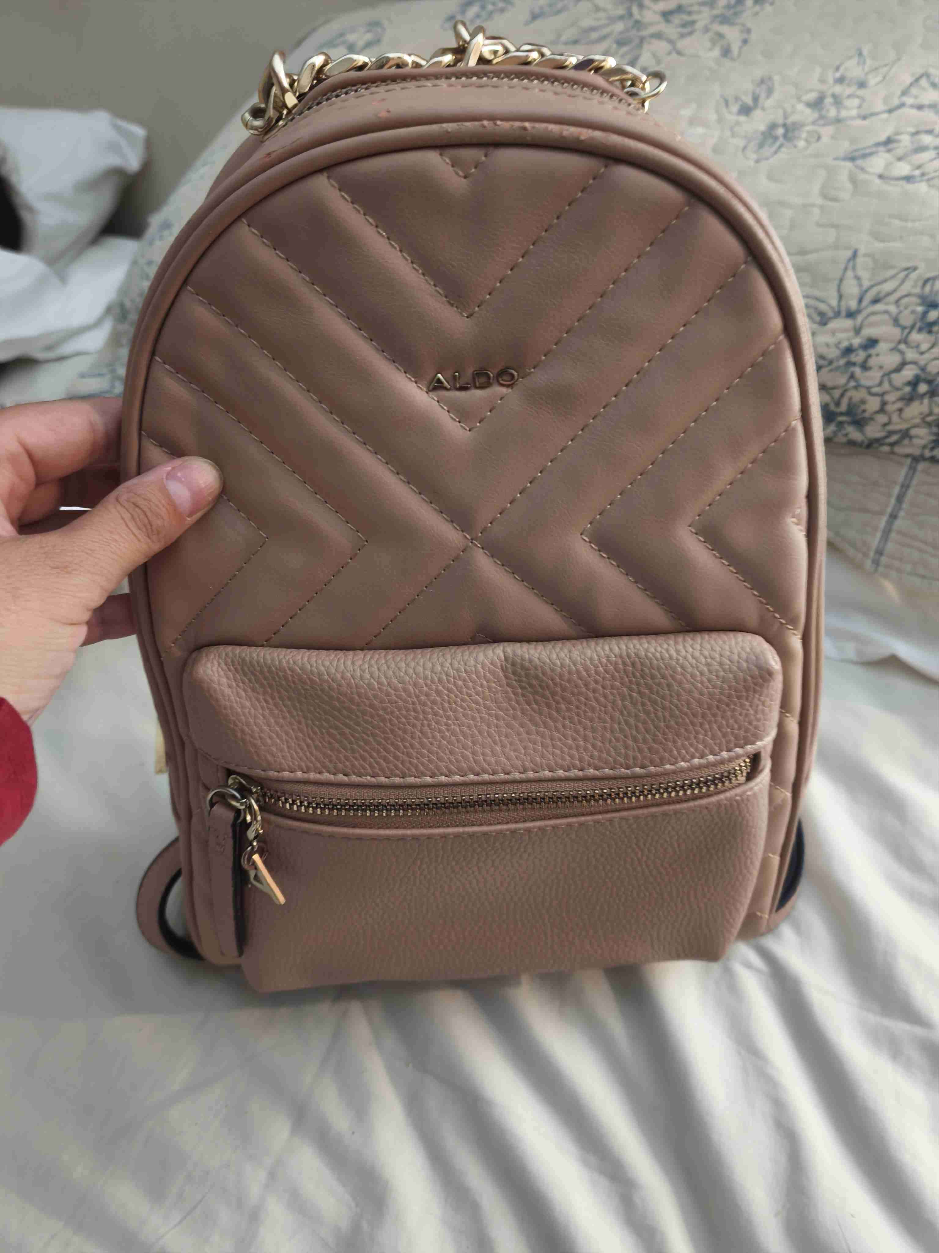 Mochila beige  ALDO con bolsillo