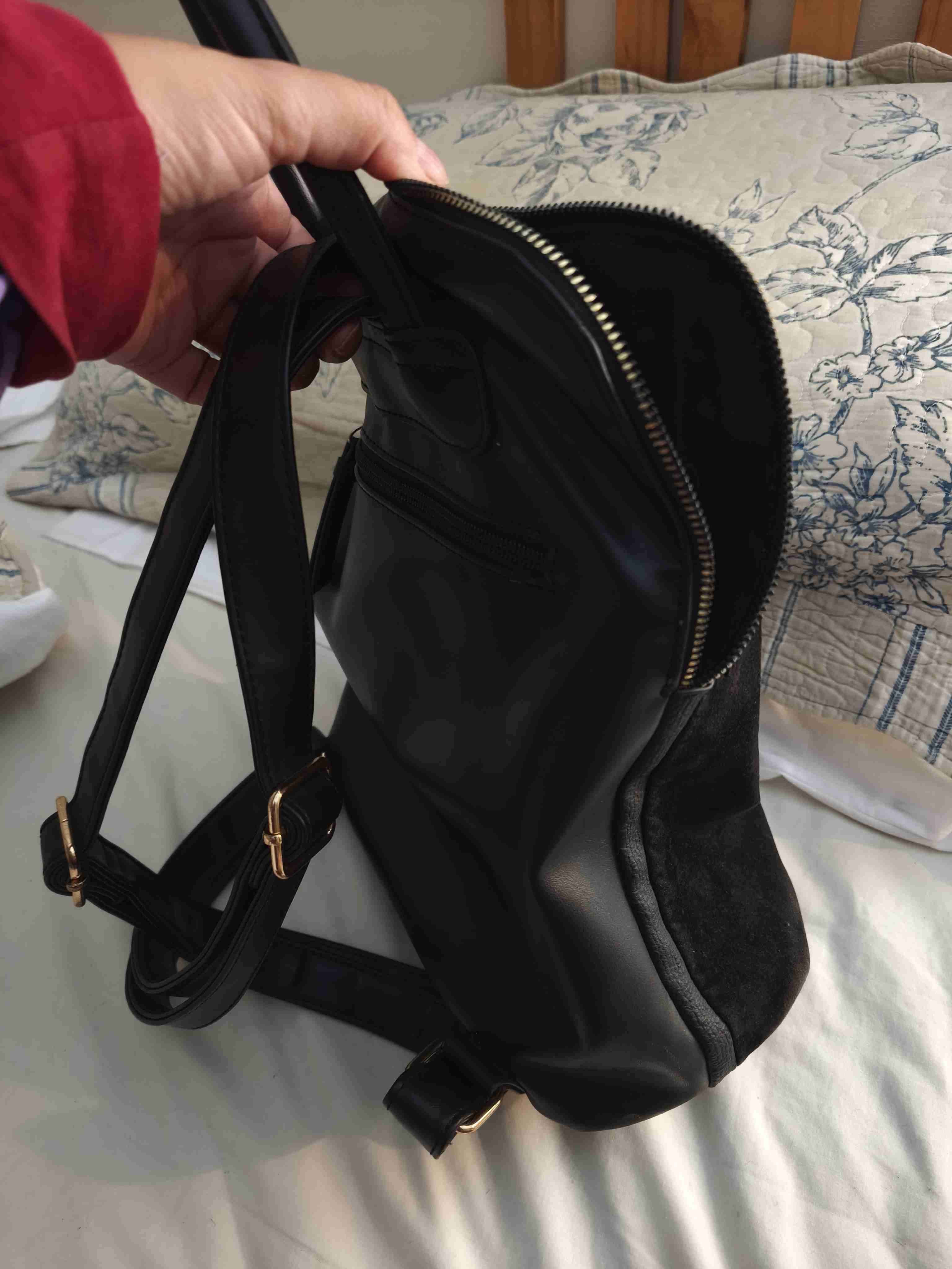 Mochila de cuero negra