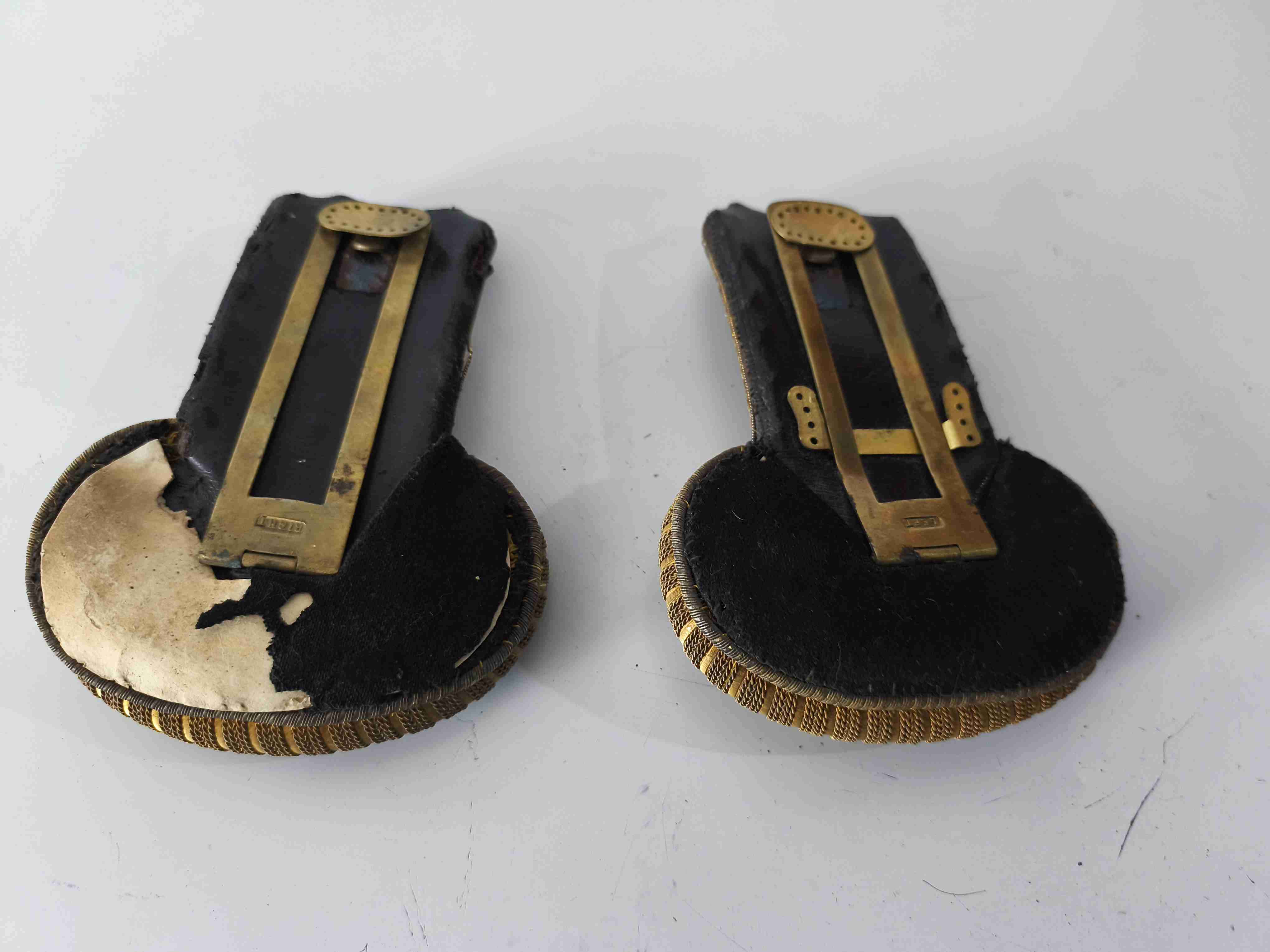 Charreteras vintage doradas - miniatura 4