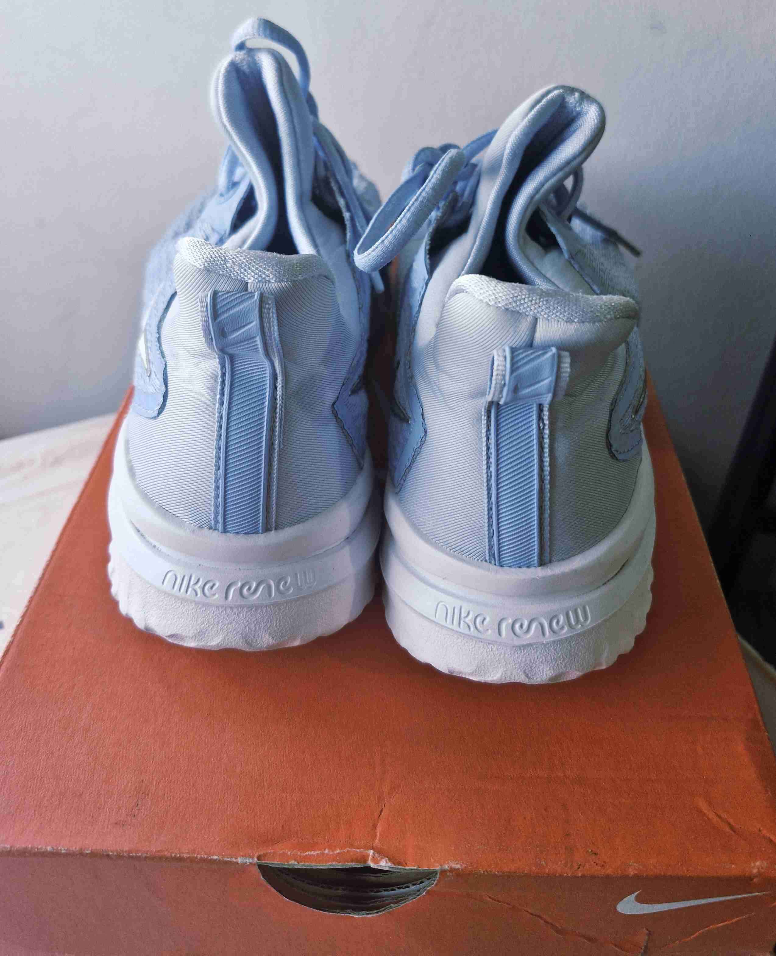 Zapatillas deportivas celestes Nike - miniatura 4