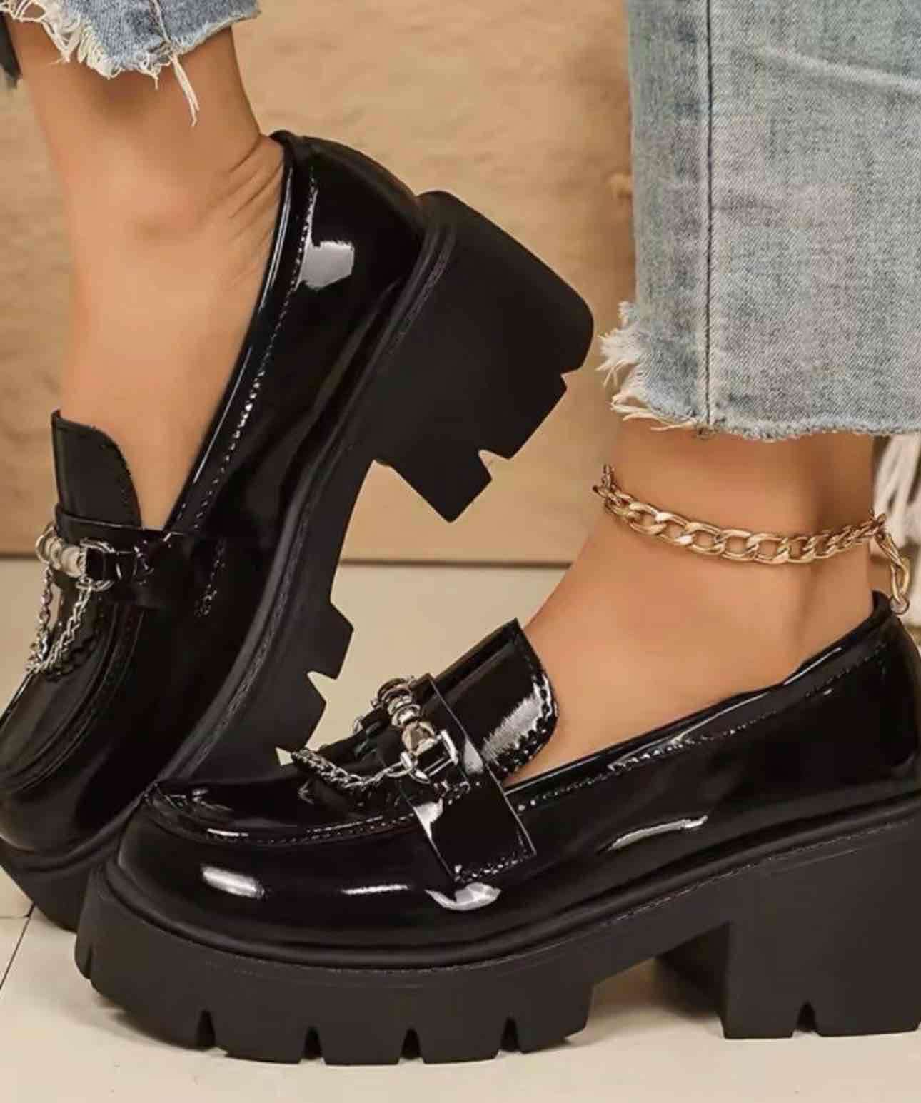 Mocasines negros con plataforma