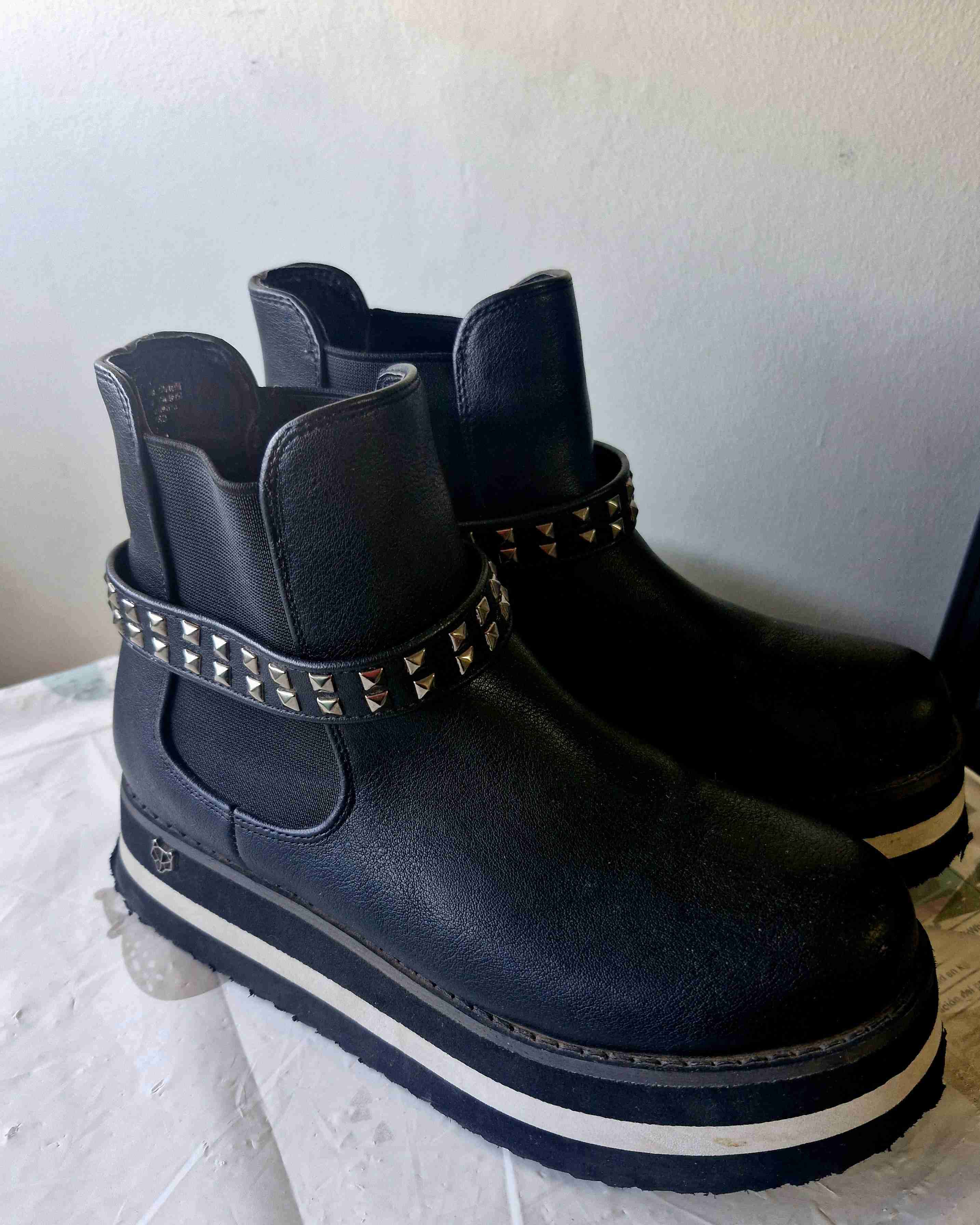 Botines Gotta negros con tachas N38