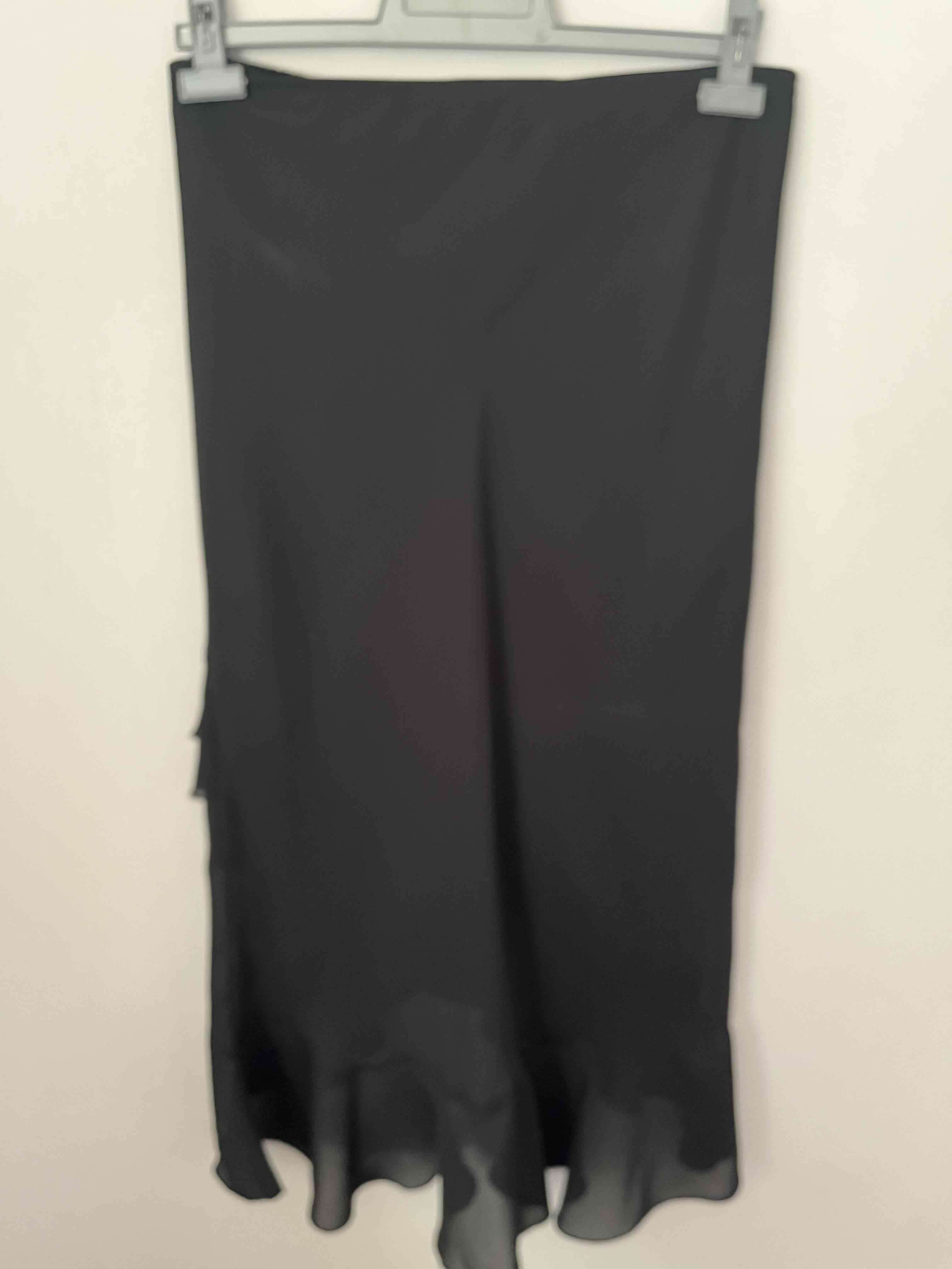 Falda negra con vuelos talla M - miniatura 3