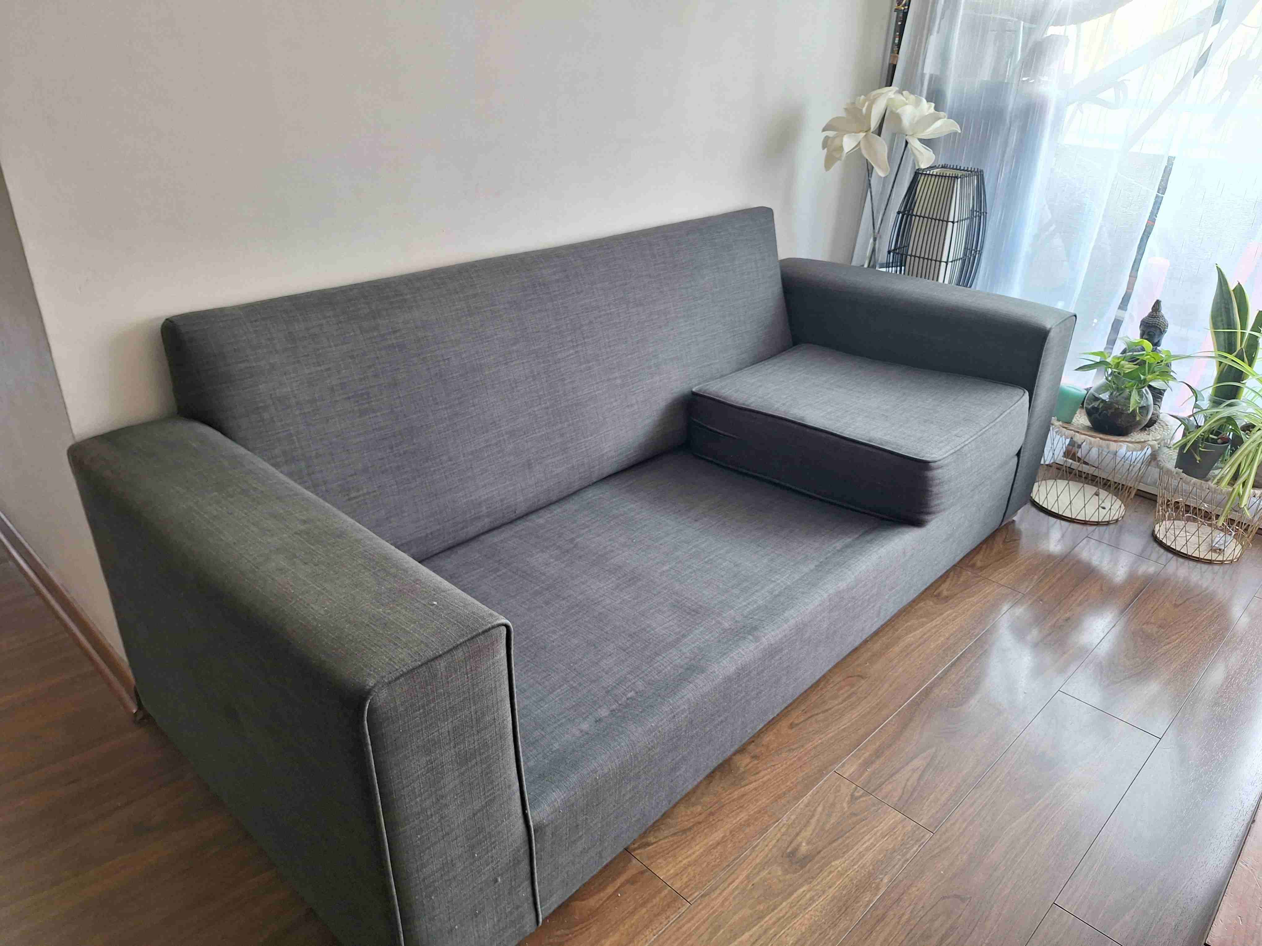 Sofá gris de tres cuerpos - miniatura 4