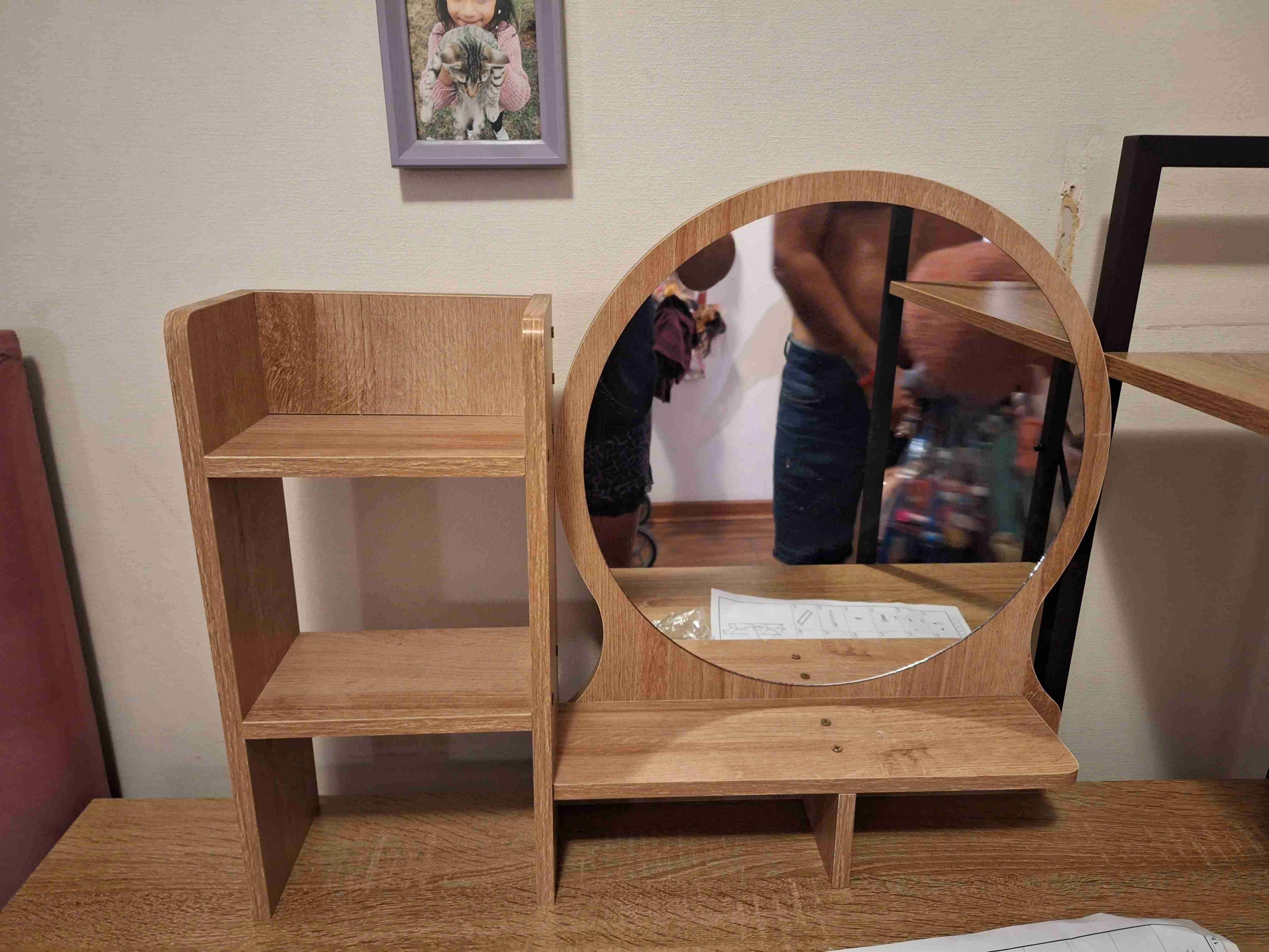 Tocador de madera con espejo - miniatura 2