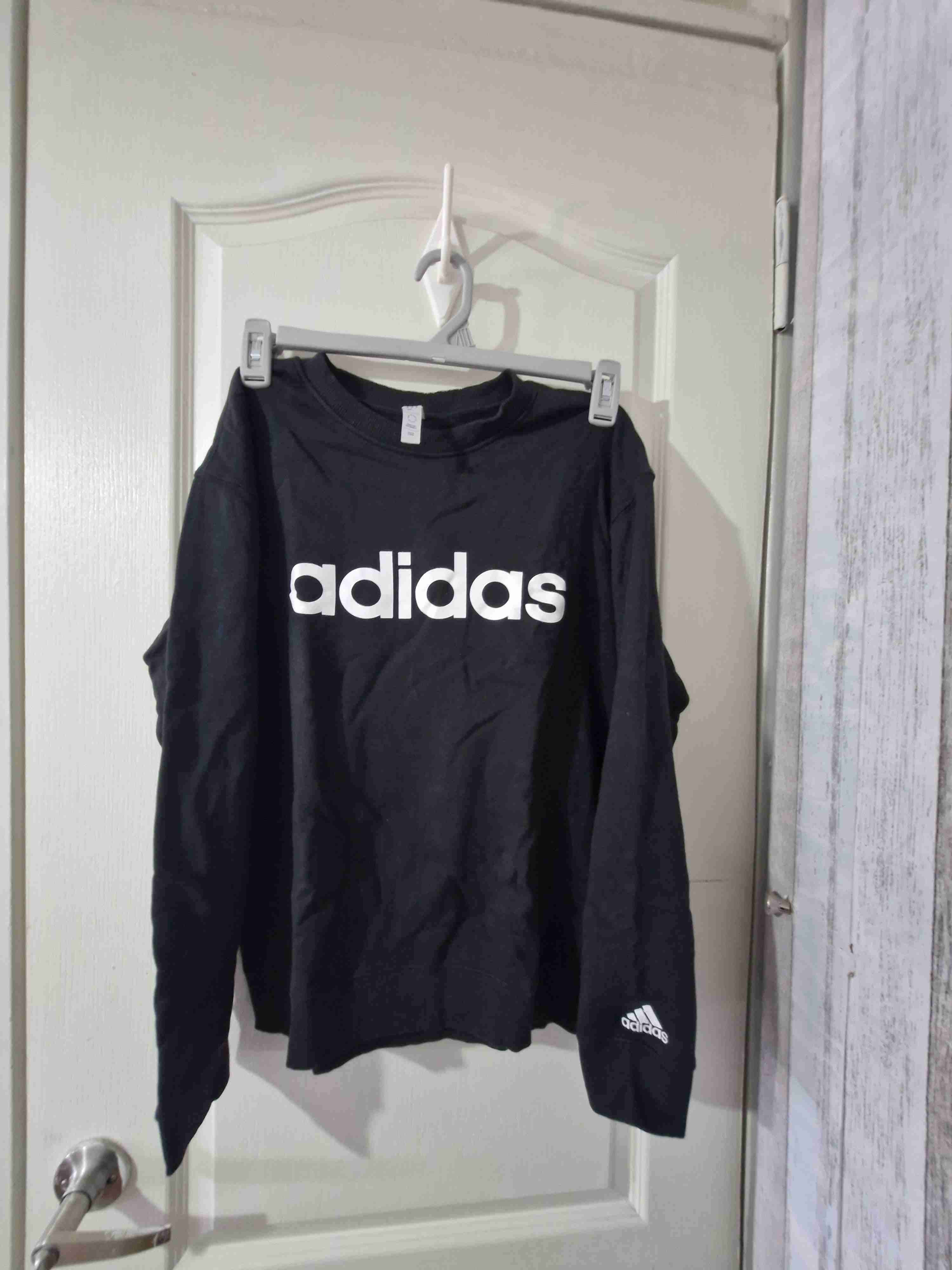 Polerón negro Adidas