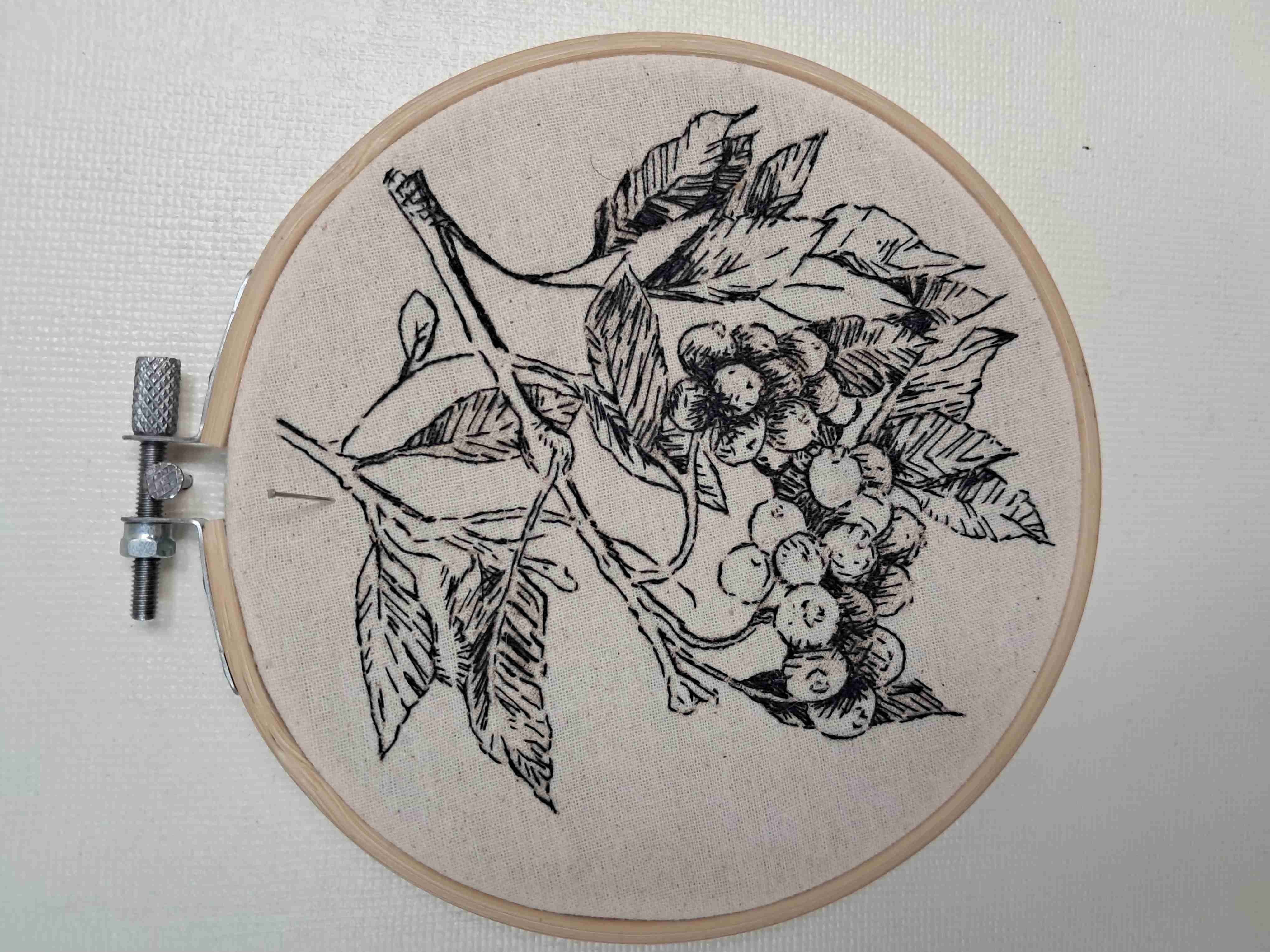 Bastidor bordado con ilustración