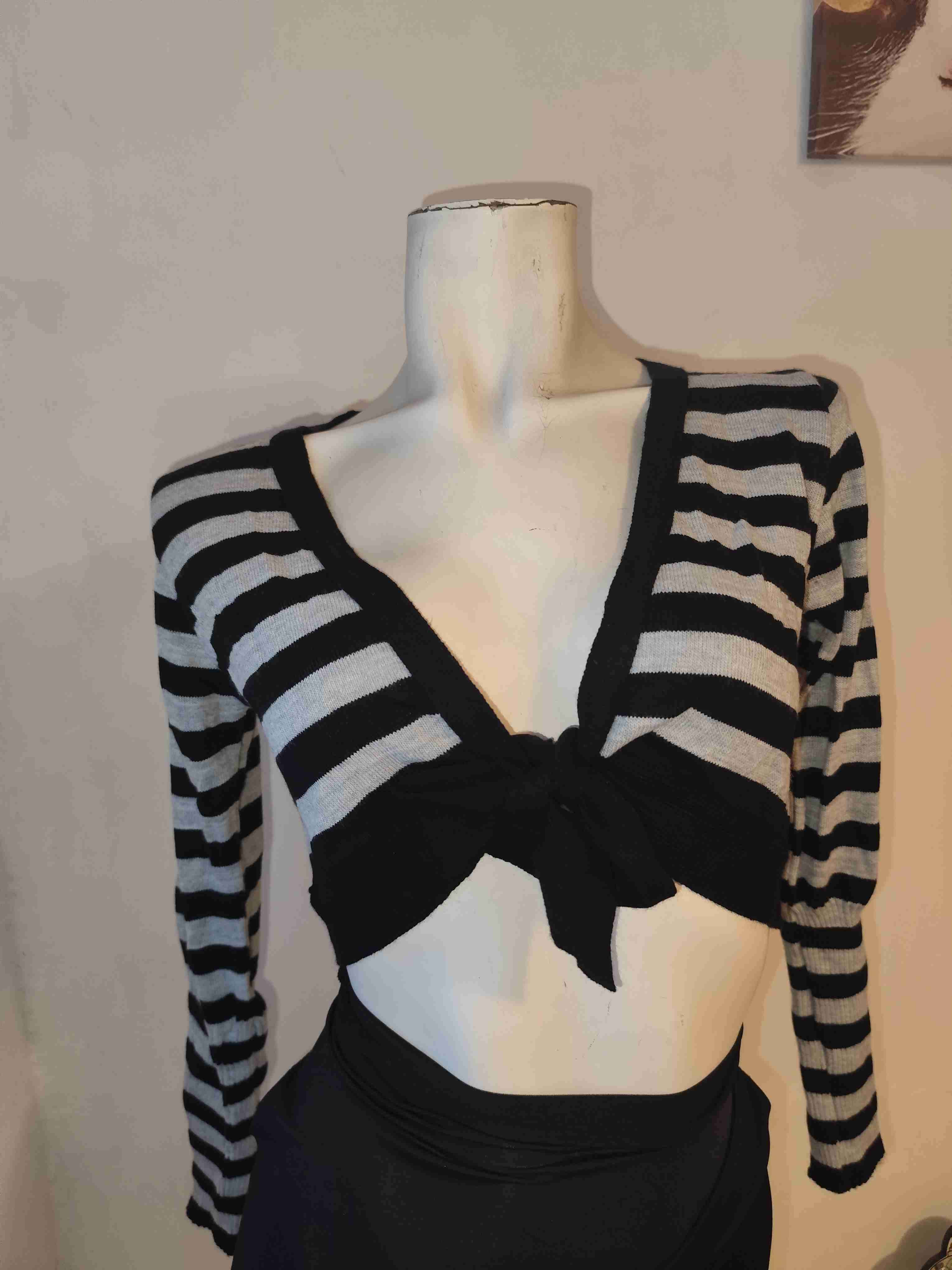 Bolero rayas negro y gris — talla s/m - miniatura 2
