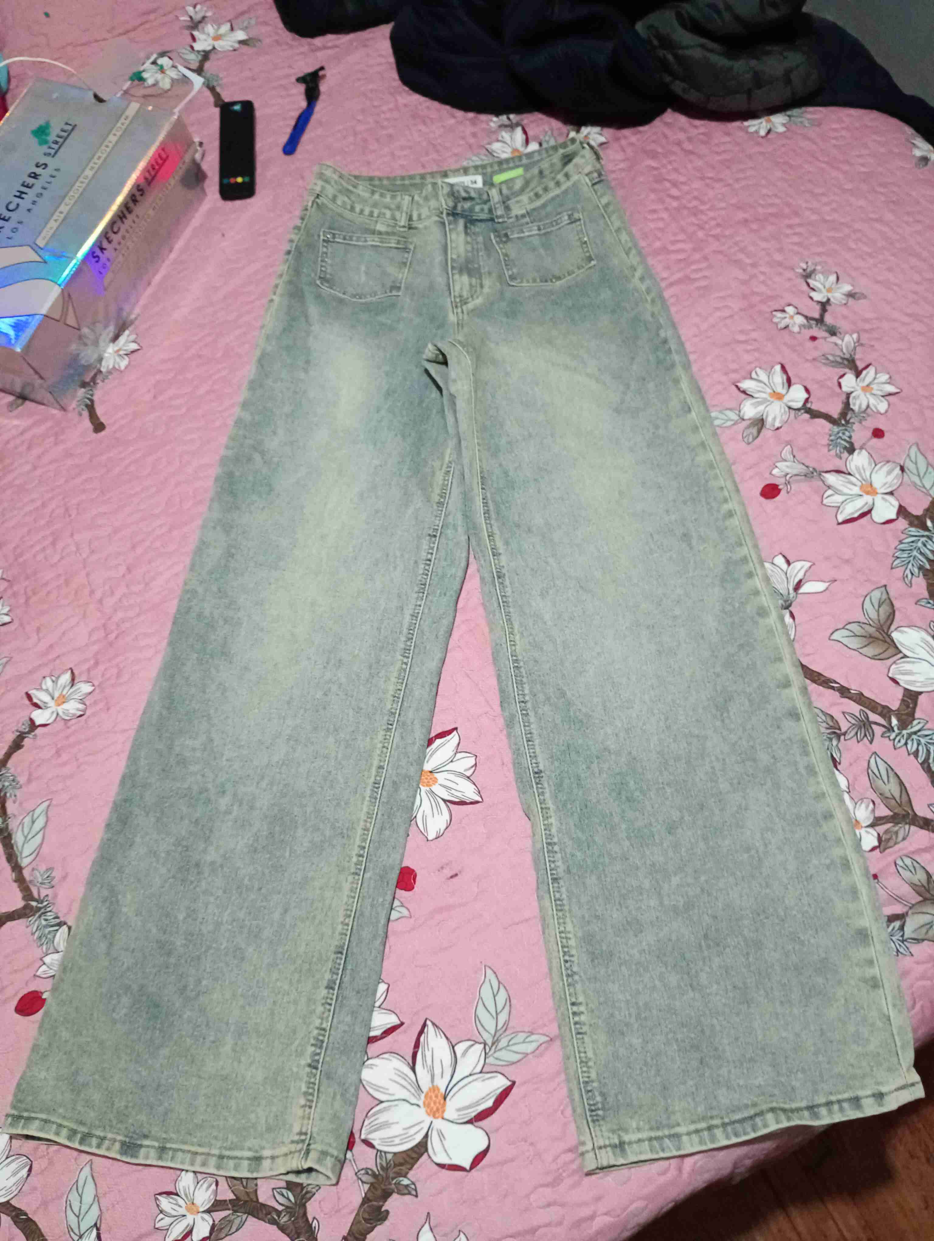 Jeans anchos gris claro