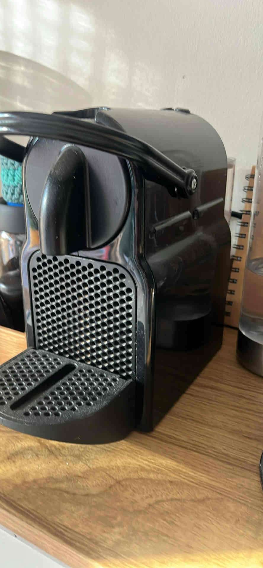 Máquina de café espresso negra - miniatura 2