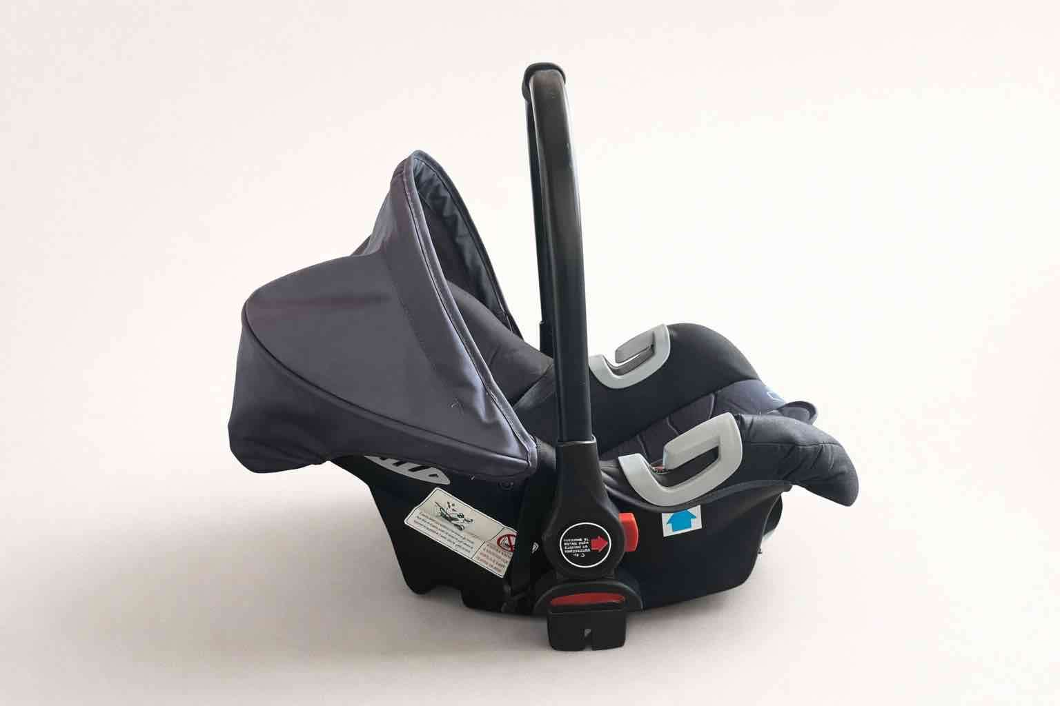 Silla de auto para bebé gris - miniatura 3