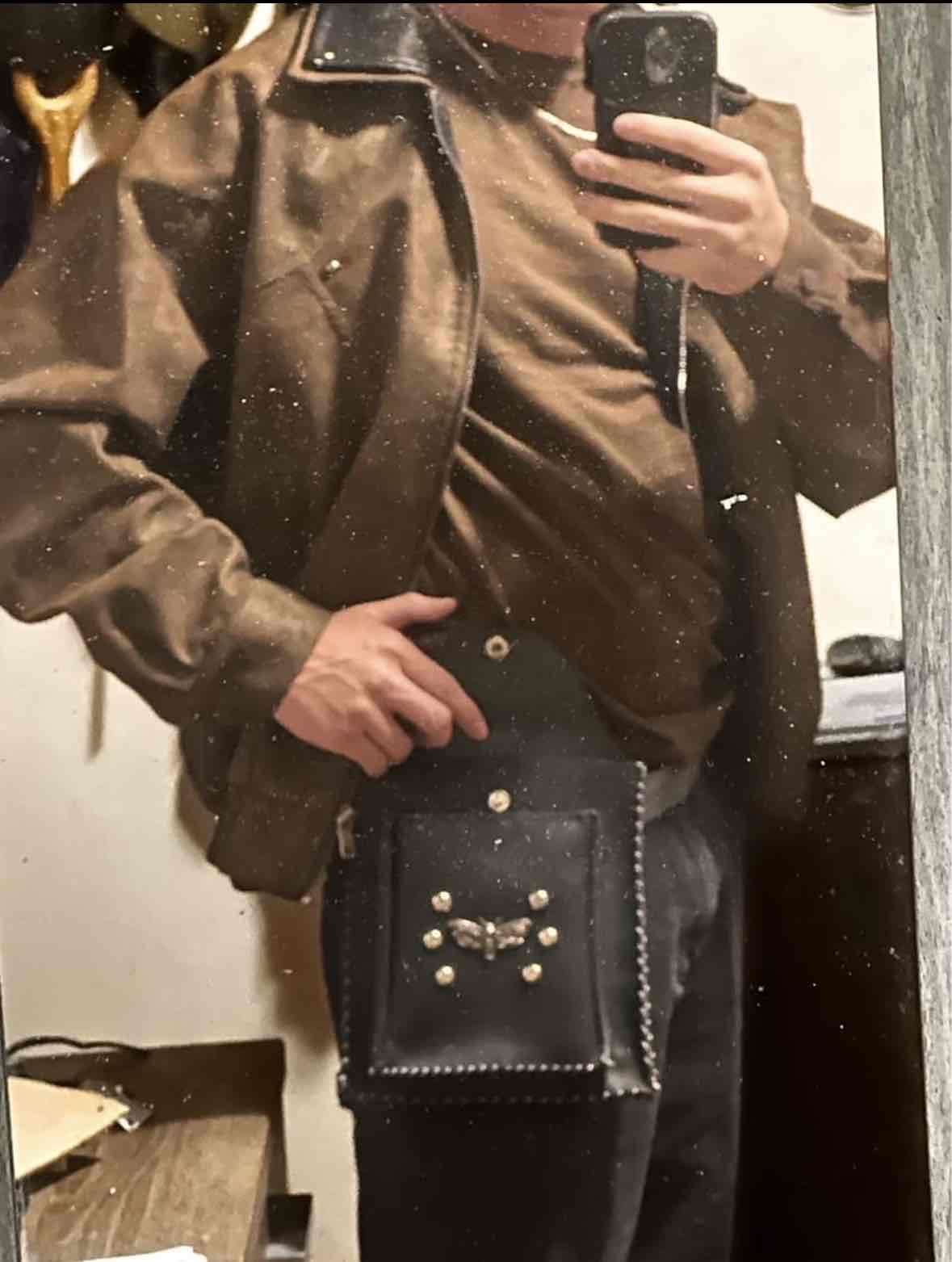 Bolso de cuero genuino con detalles metálicos - miniatura 2