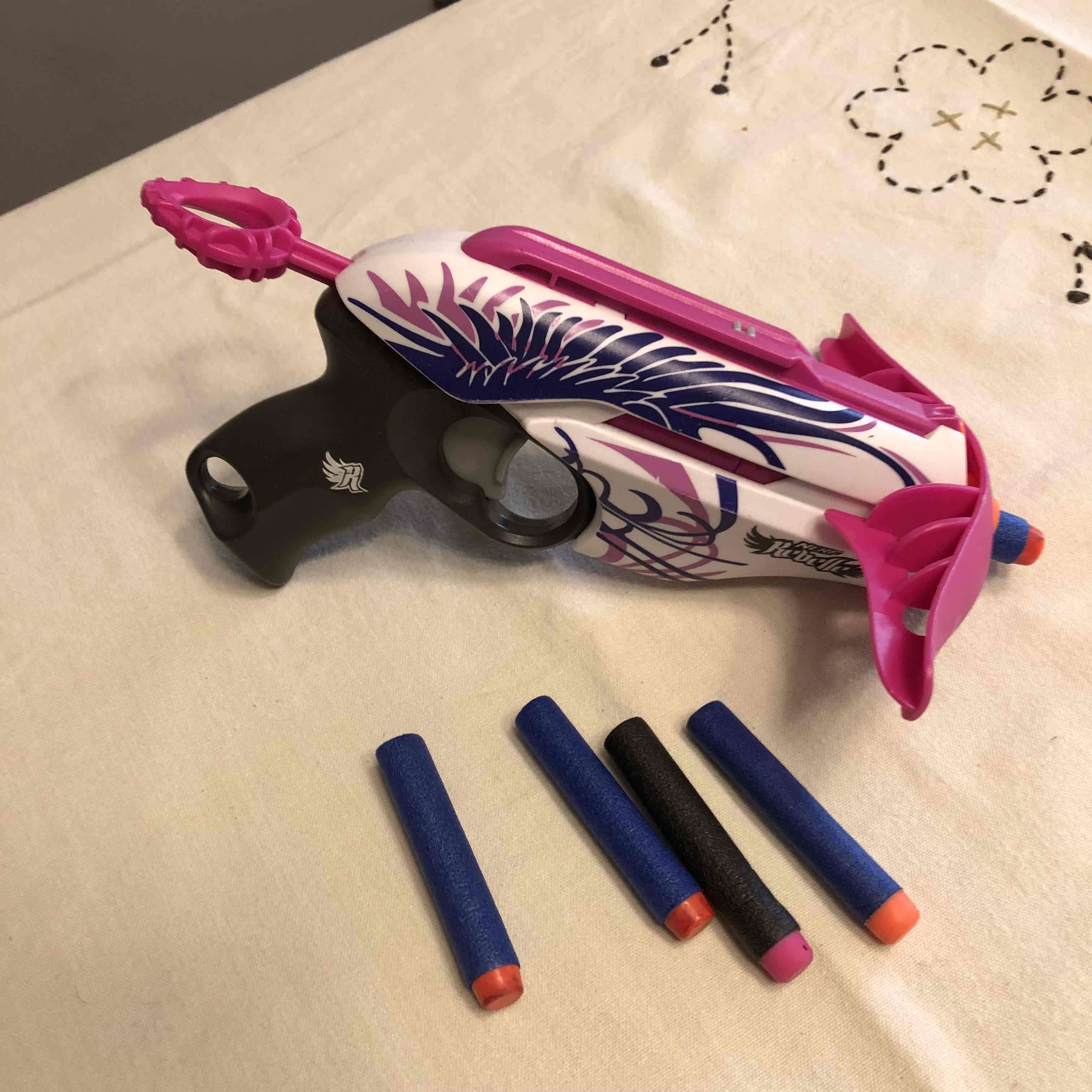 Lanzador de juguete Nerf rosa