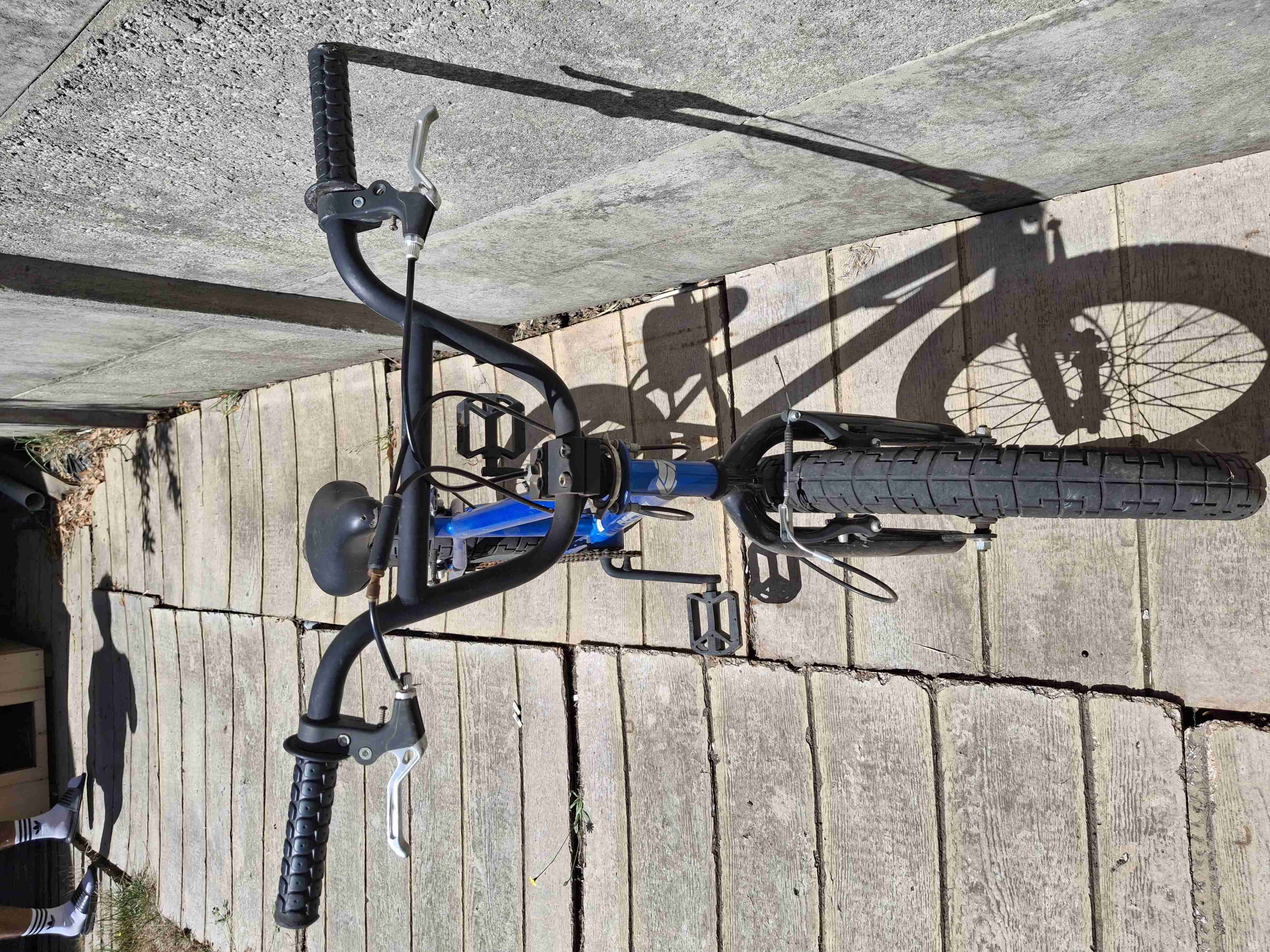 Bicicleta BMX azul Besatti - miniatura 2