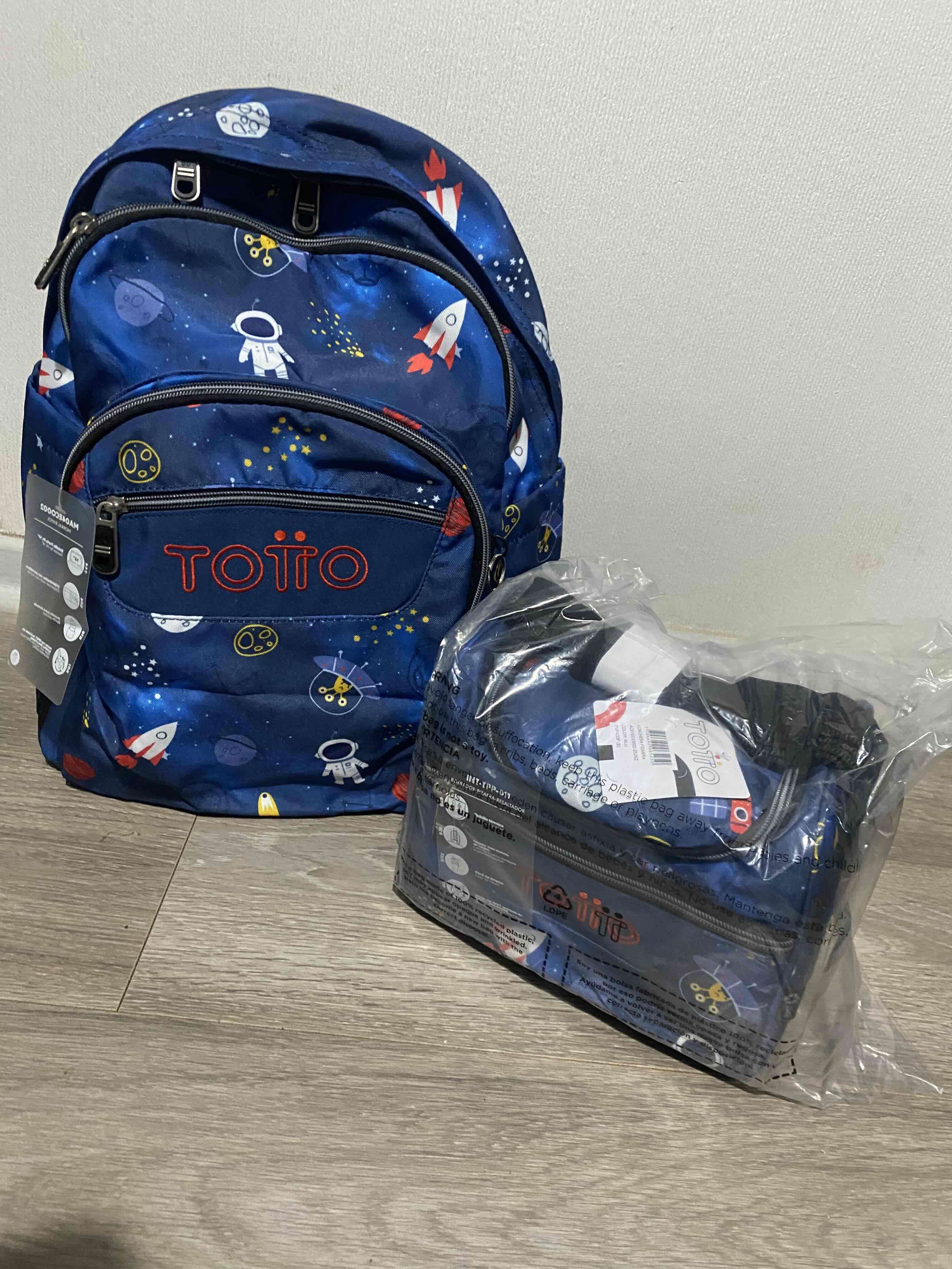 Set mochila y lonchera Totto espacial