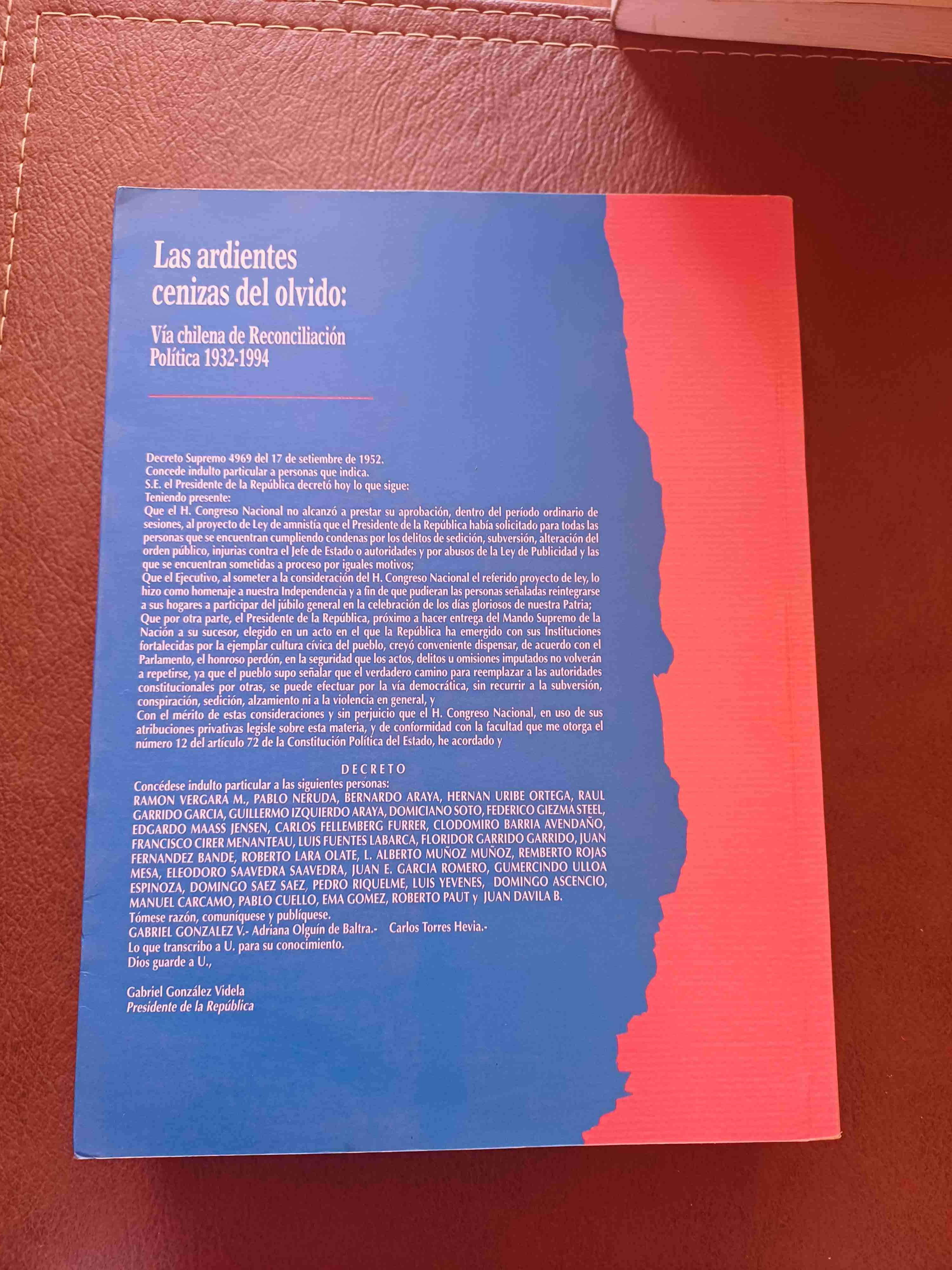 Las suaves cenizas del olvido y las ardientes - miniatura 4