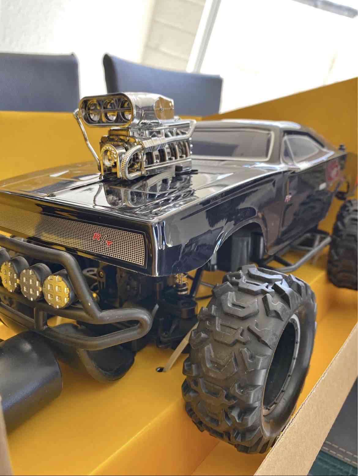 Camión Monster RC 1:10 Control remoto - miniatura 4