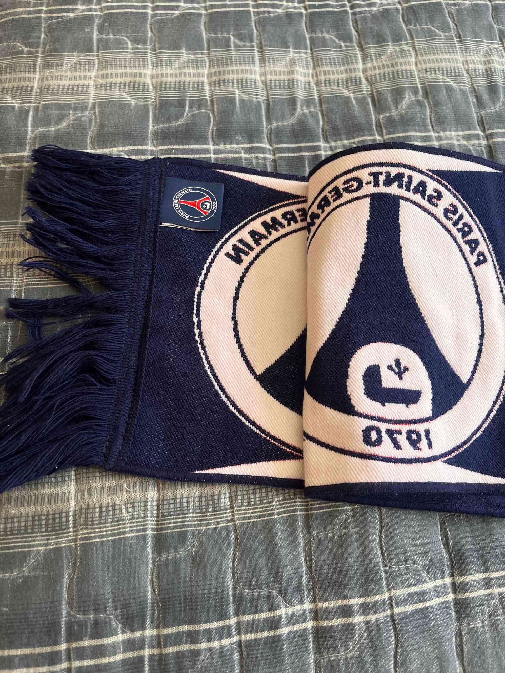 Bufanda PSG azul y roja - miniatura 3