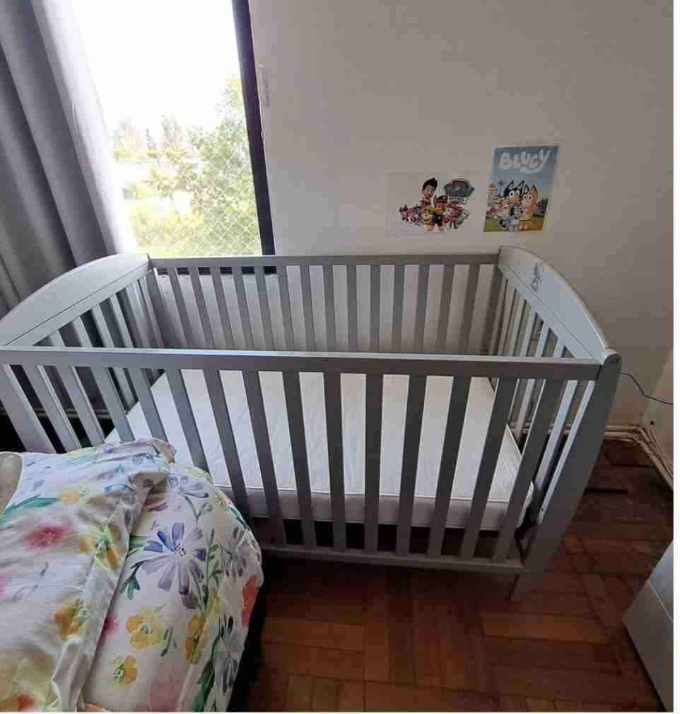 Cuna de madera para bebé (incluye colchón) - miniatura 2