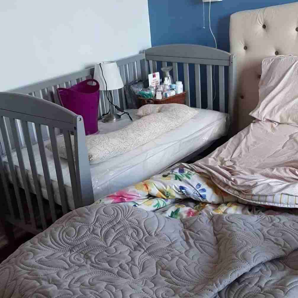 Cuna de madera para bebé (incluye colchón) - miniatura 3