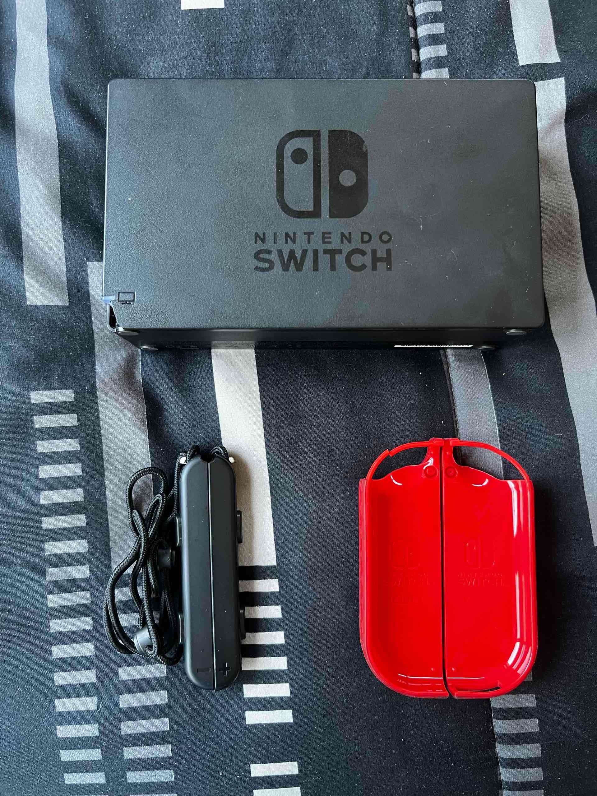 Nintendo Switch con juegos y accesorios - miniatura 2