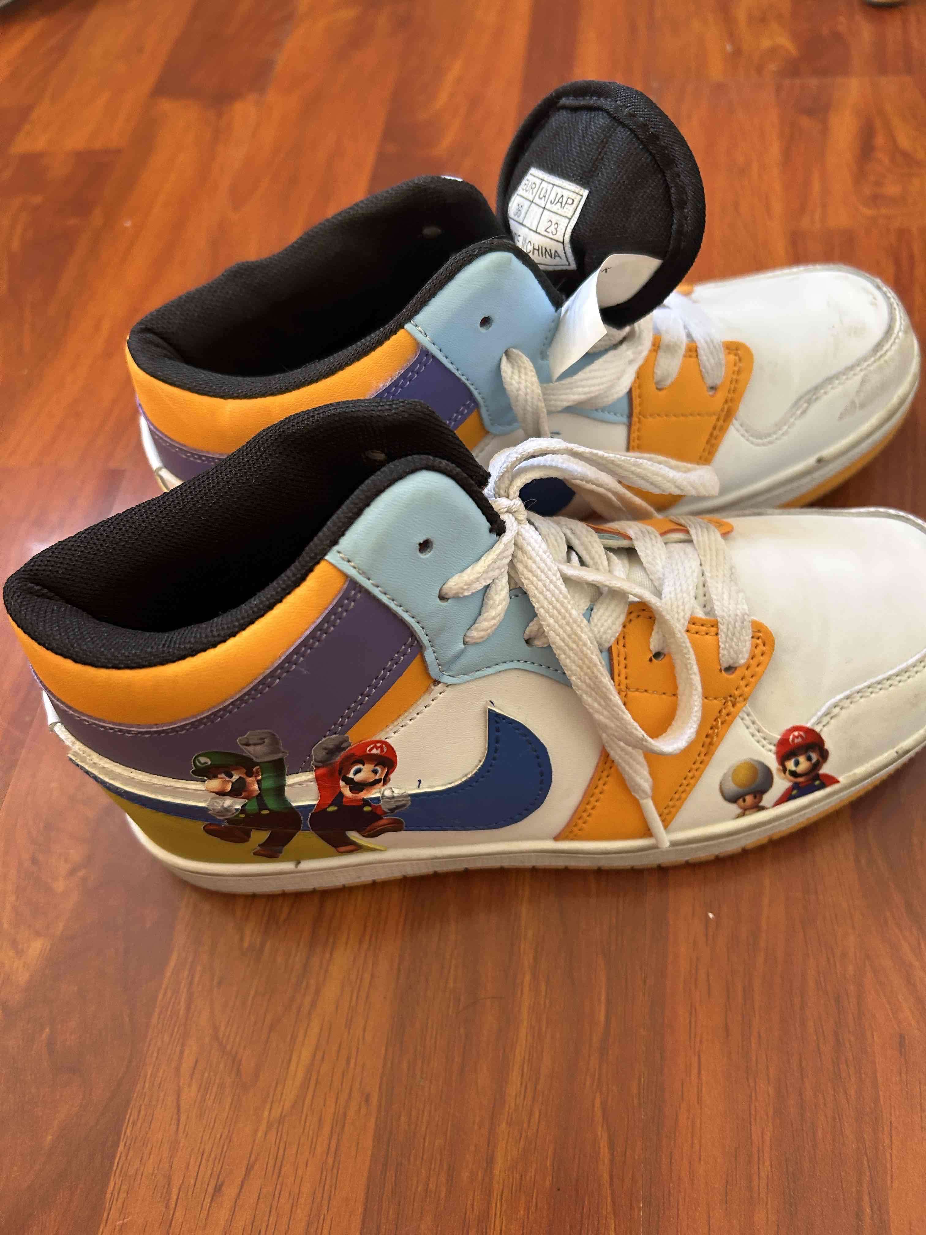 Zapatillas deportivas temáticas