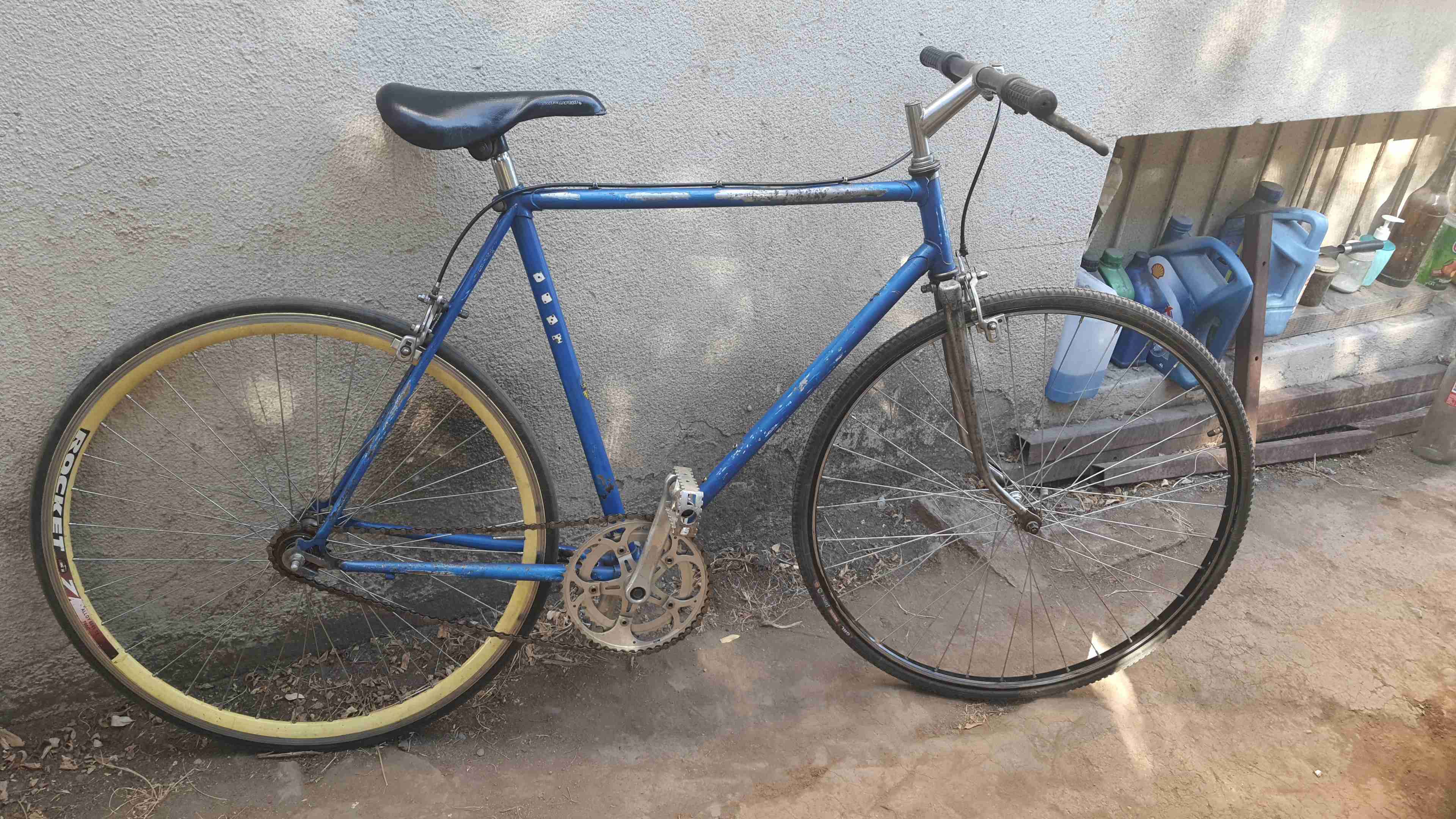 Bicicleta clásica azul con freno - miniatura 3