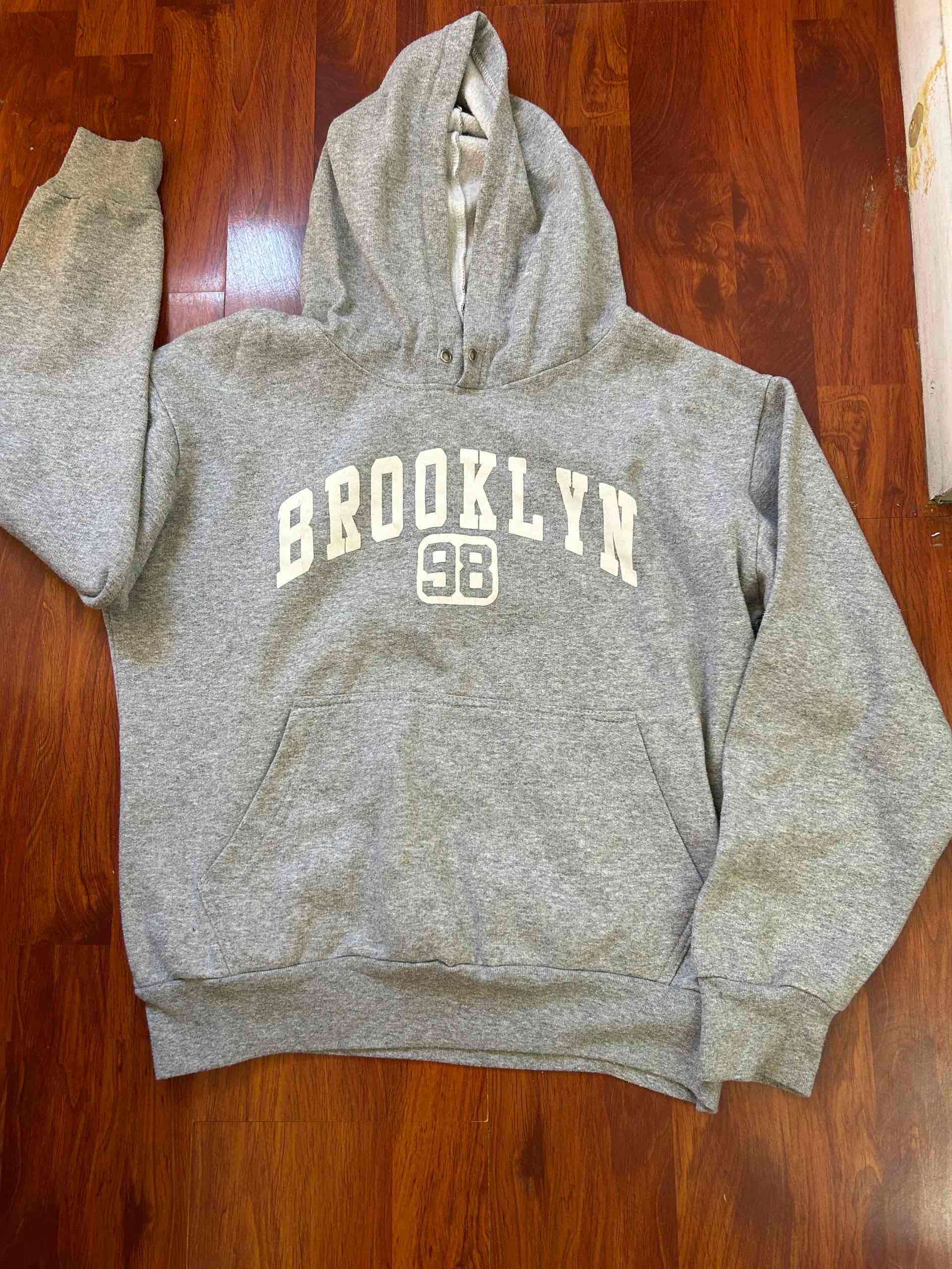 Polerón gris con capucha Brooklyn