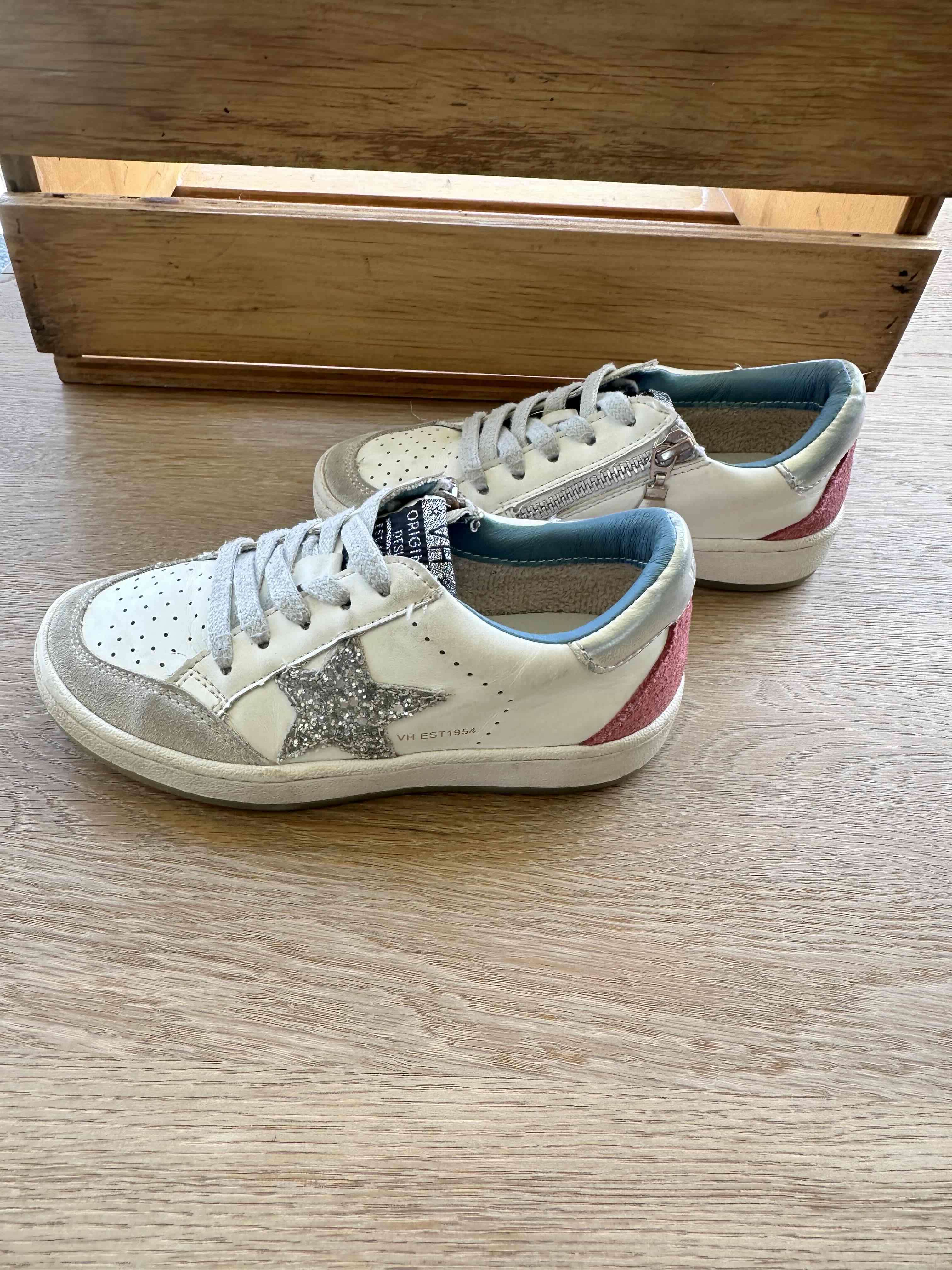 Zapatillas blancas con estrella glitter