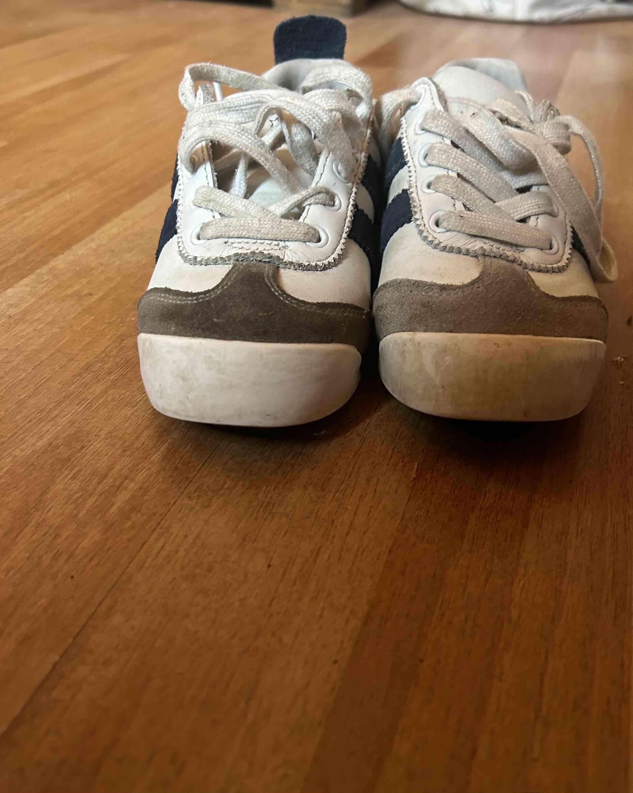 Zapatillas North Star blancas y negras - miniatura 3