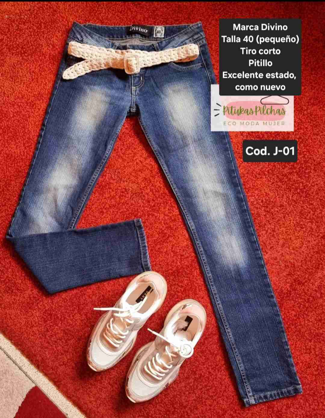 Jeans pitillo azul marca Divino