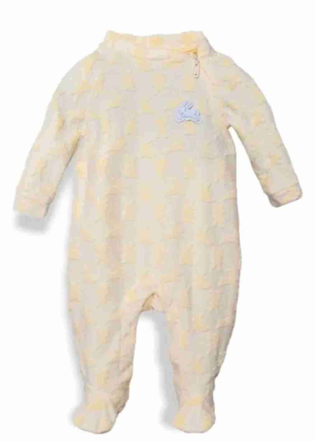 Enterito de bebé amarillo