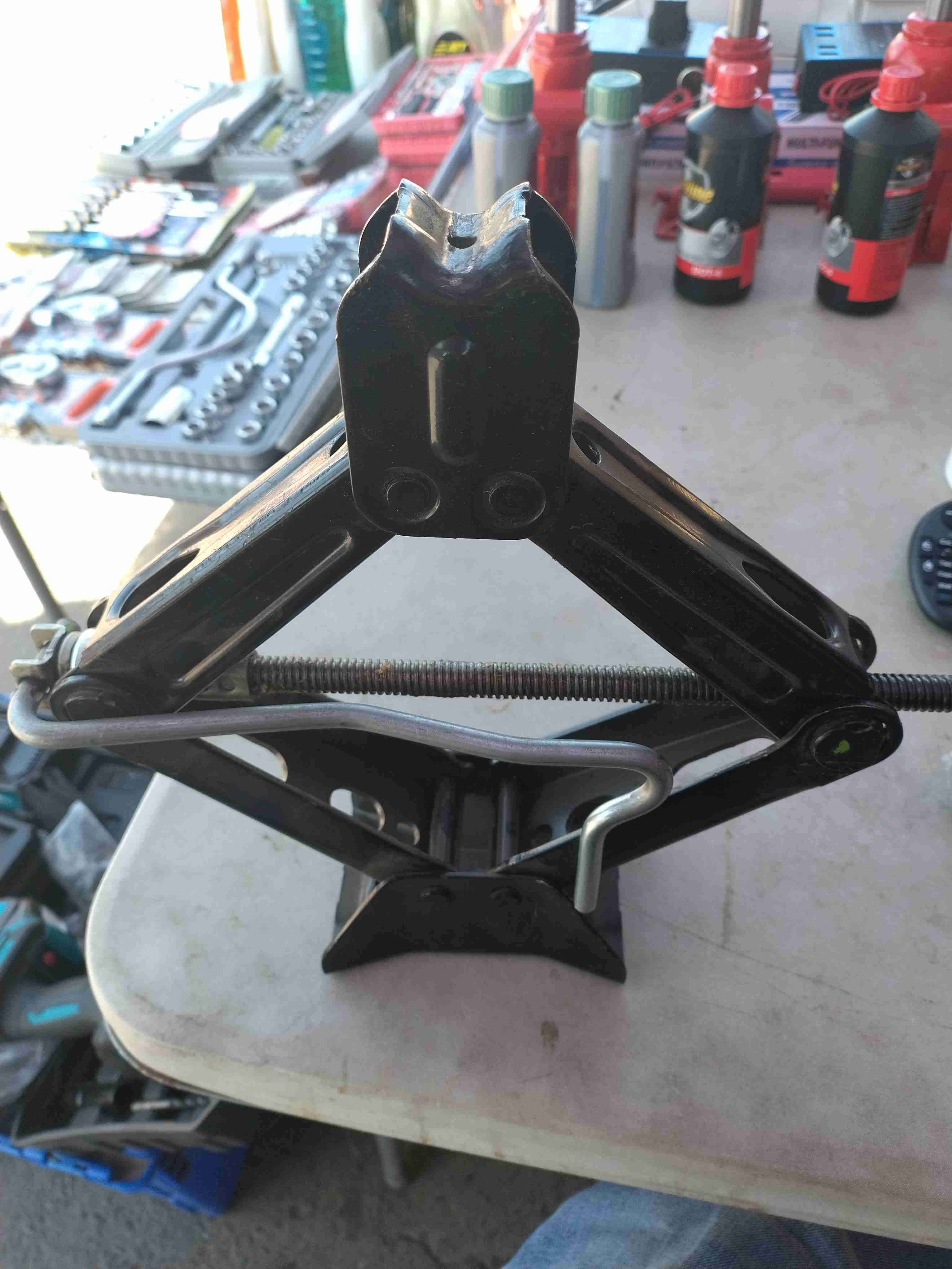 Gato mecánico para autos