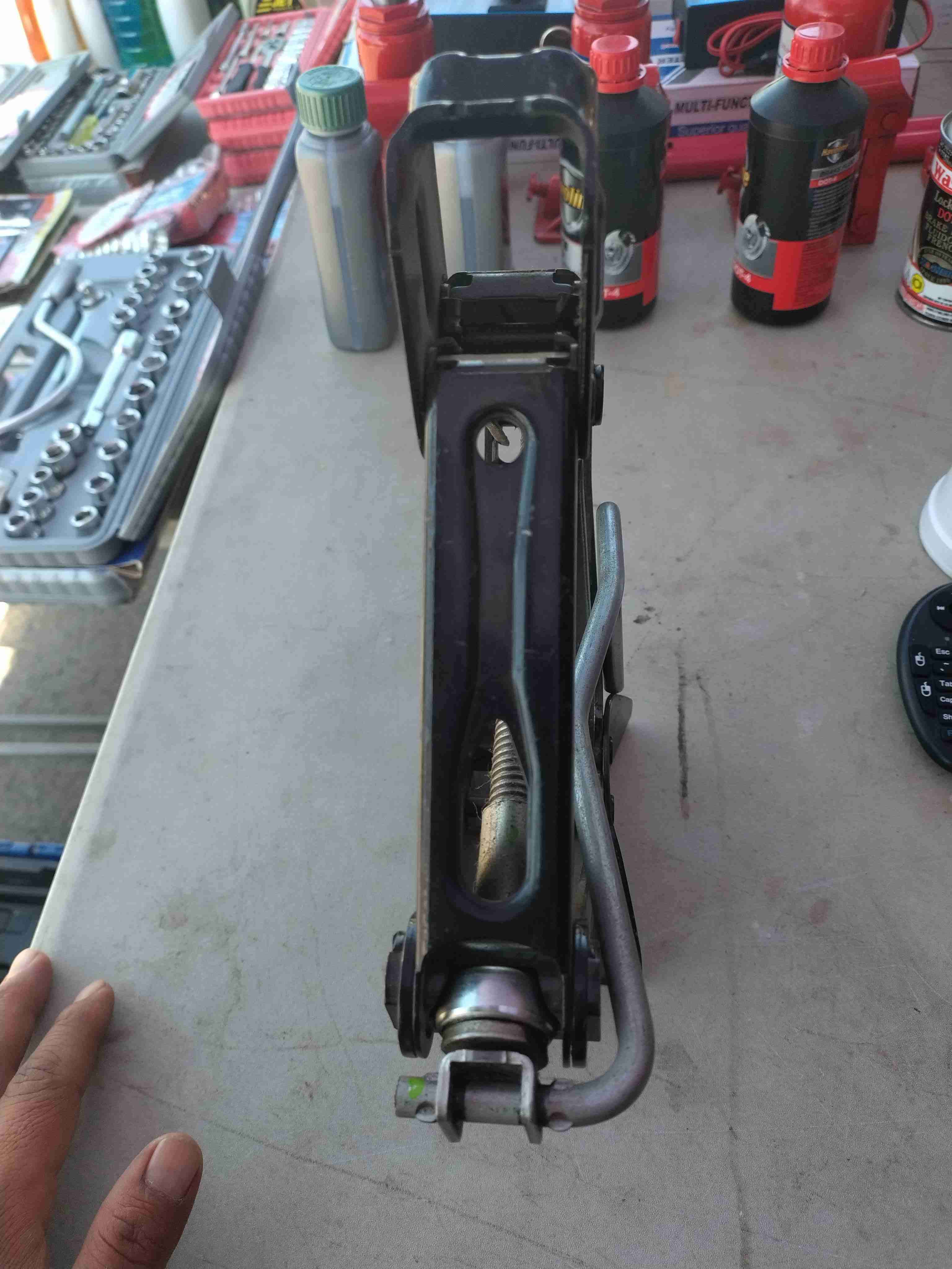 Gato mecánico para autos - miniatura 2