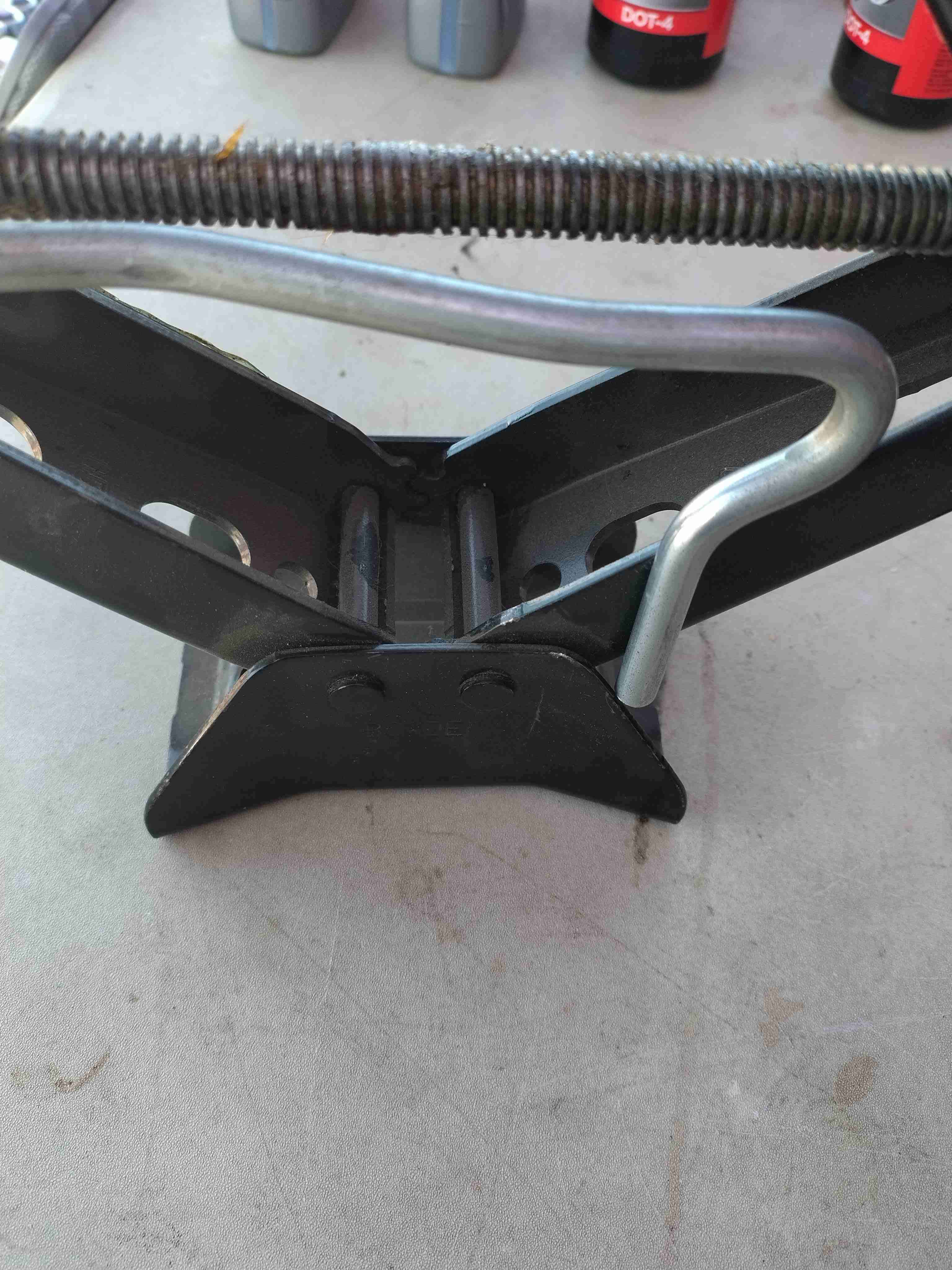 Gato mecánico para autos - miniatura 4