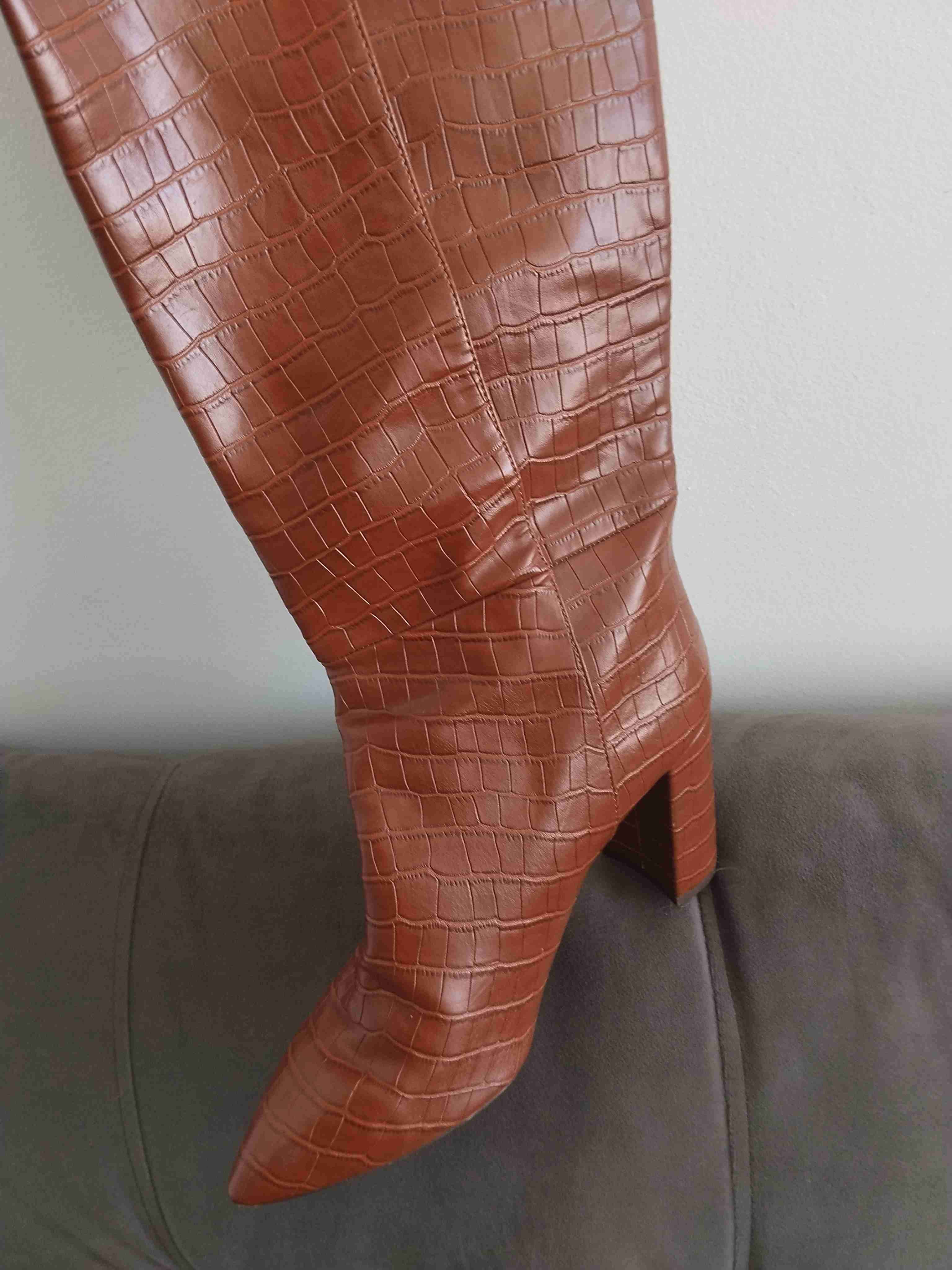 Botas altas marrones texturizadas - miniatura 2