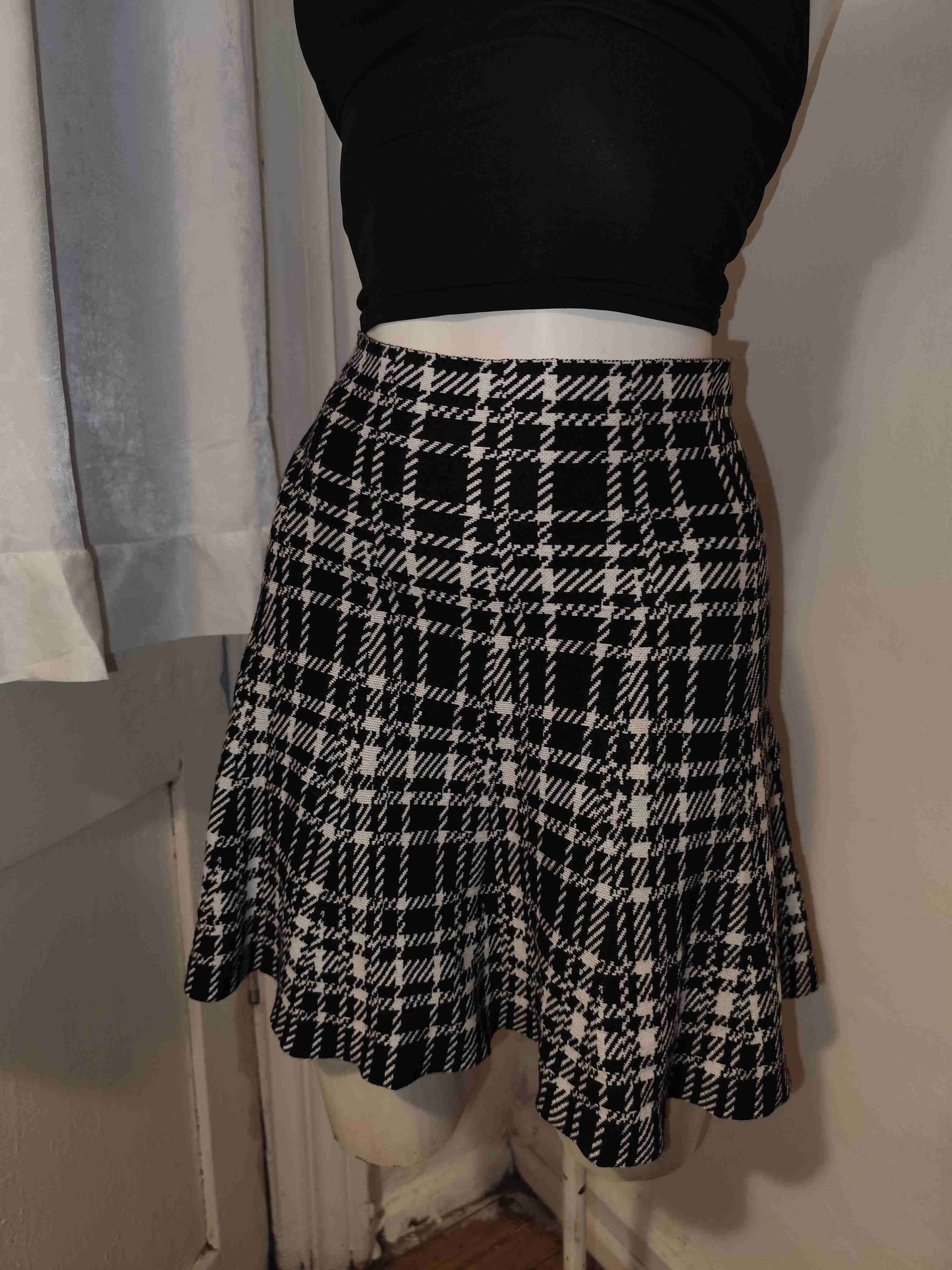 Falda negra escocesa plizada - talla 42