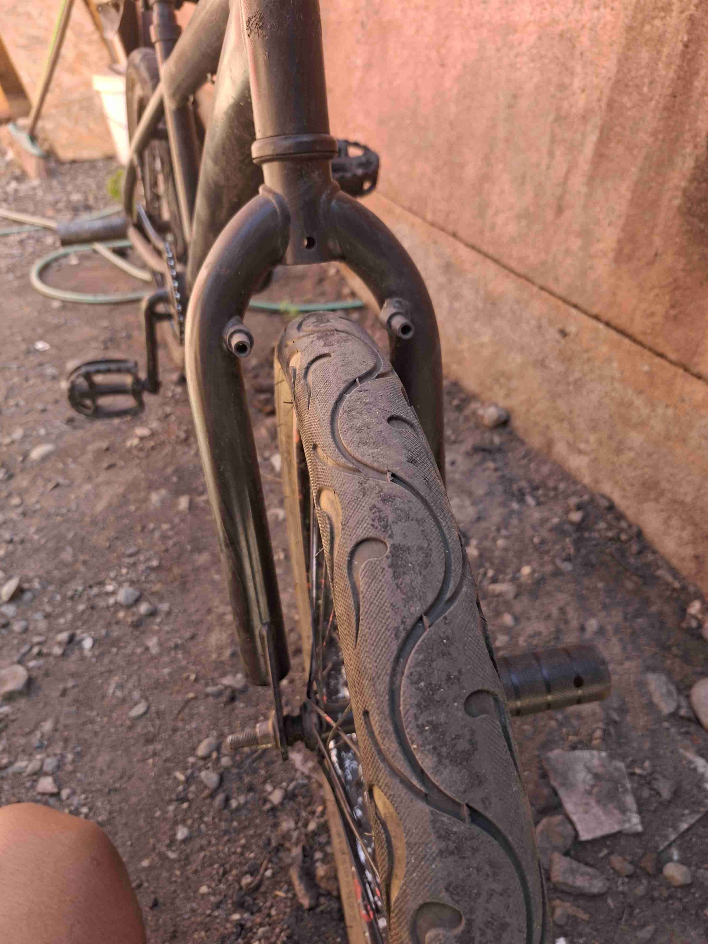 Bicicleta BMX negra usada - miniatura 2