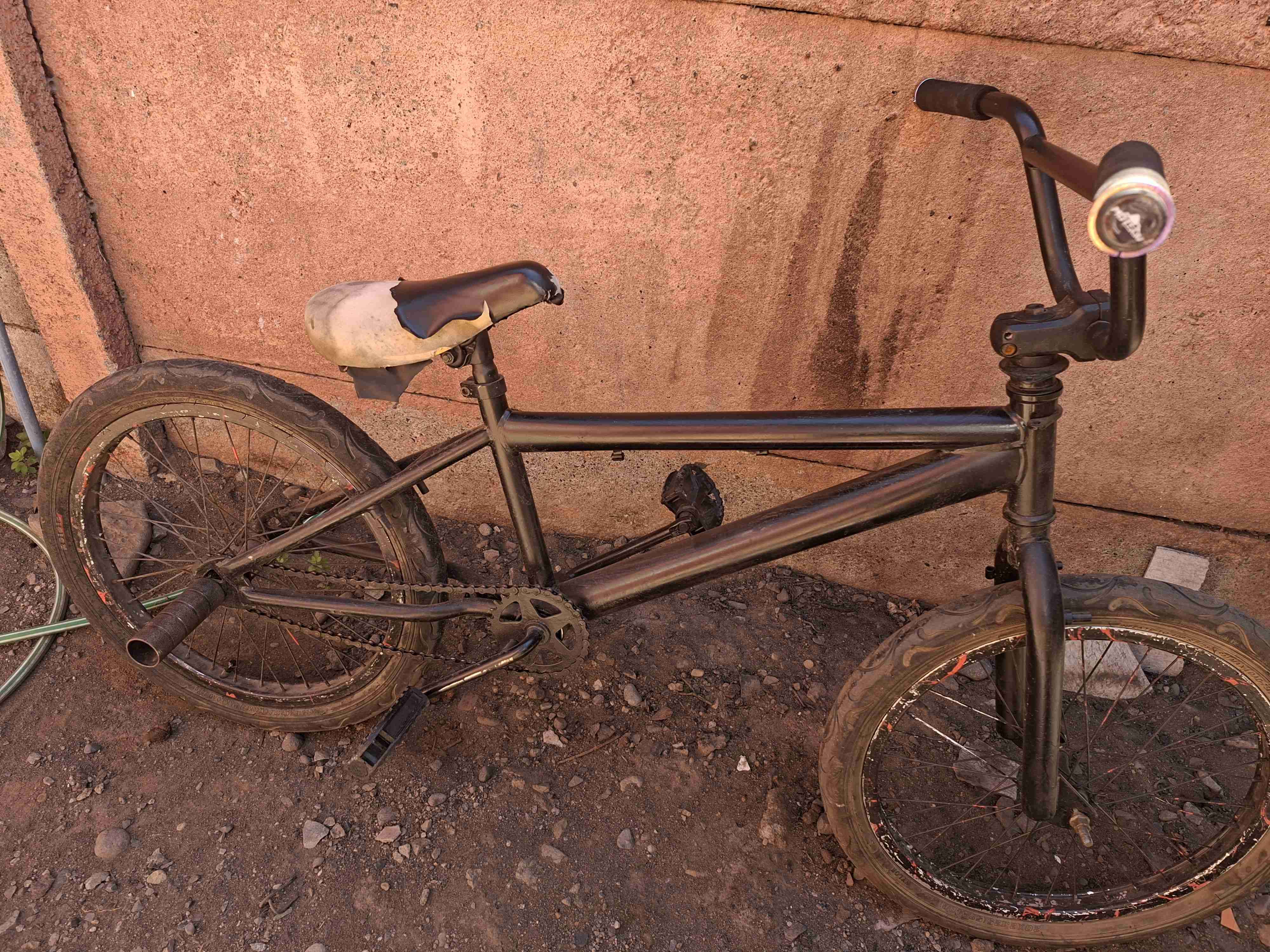 Bicicleta BMX negra usada - miniatura 3