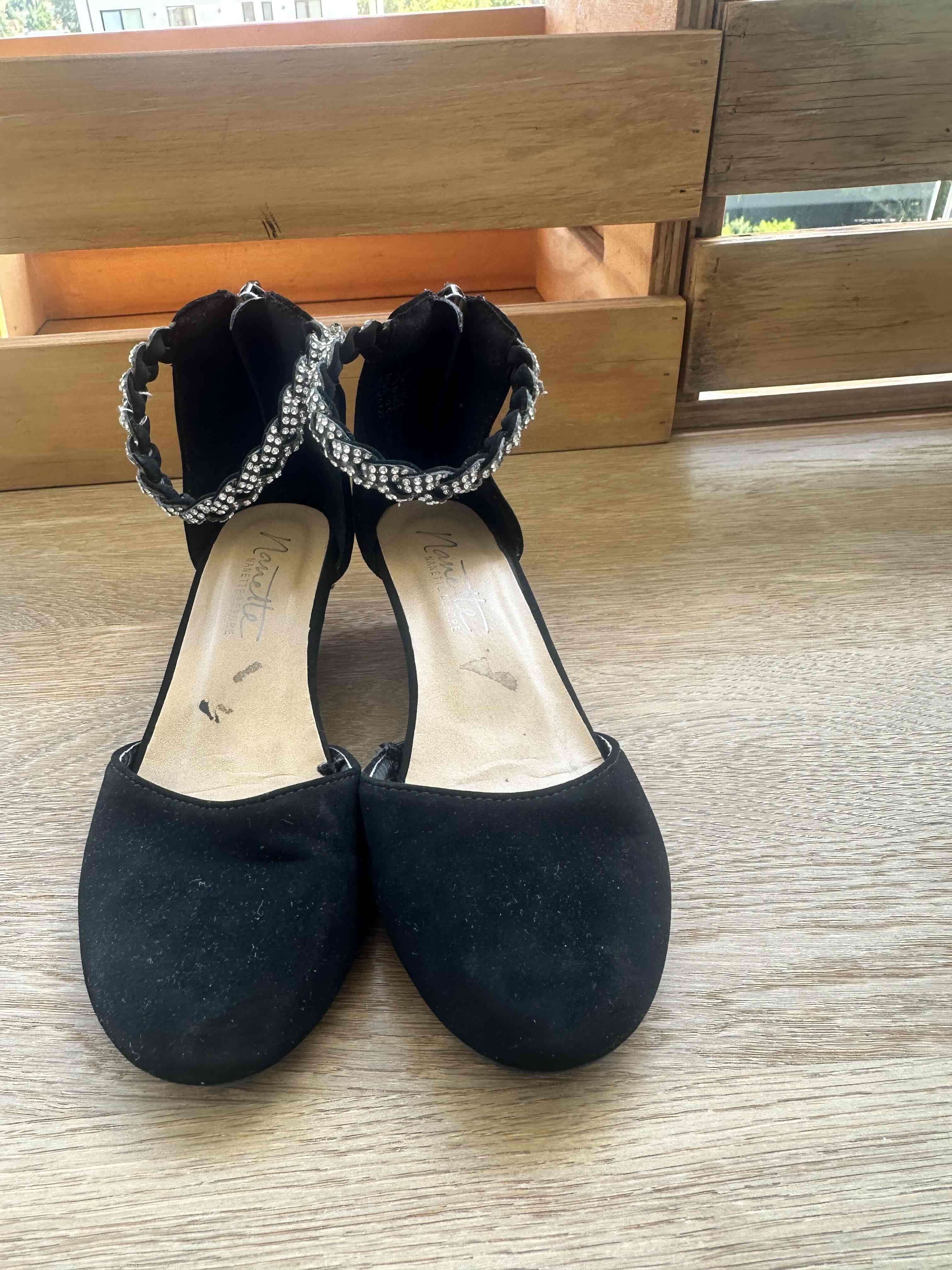 Sandalias niña con pedrería